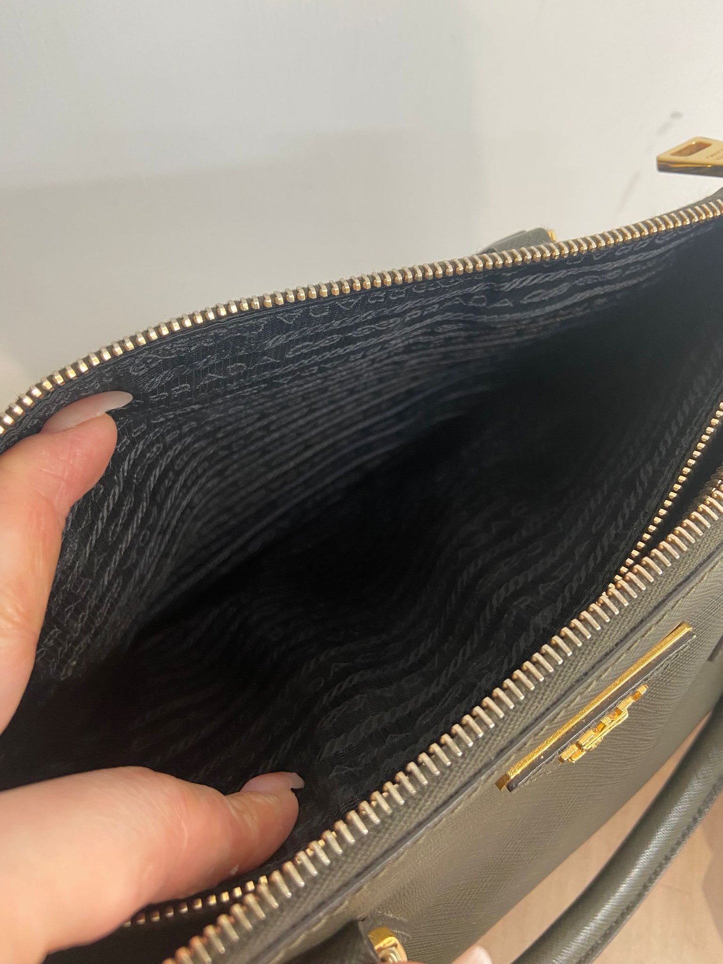 Prada galleria tote saffiano