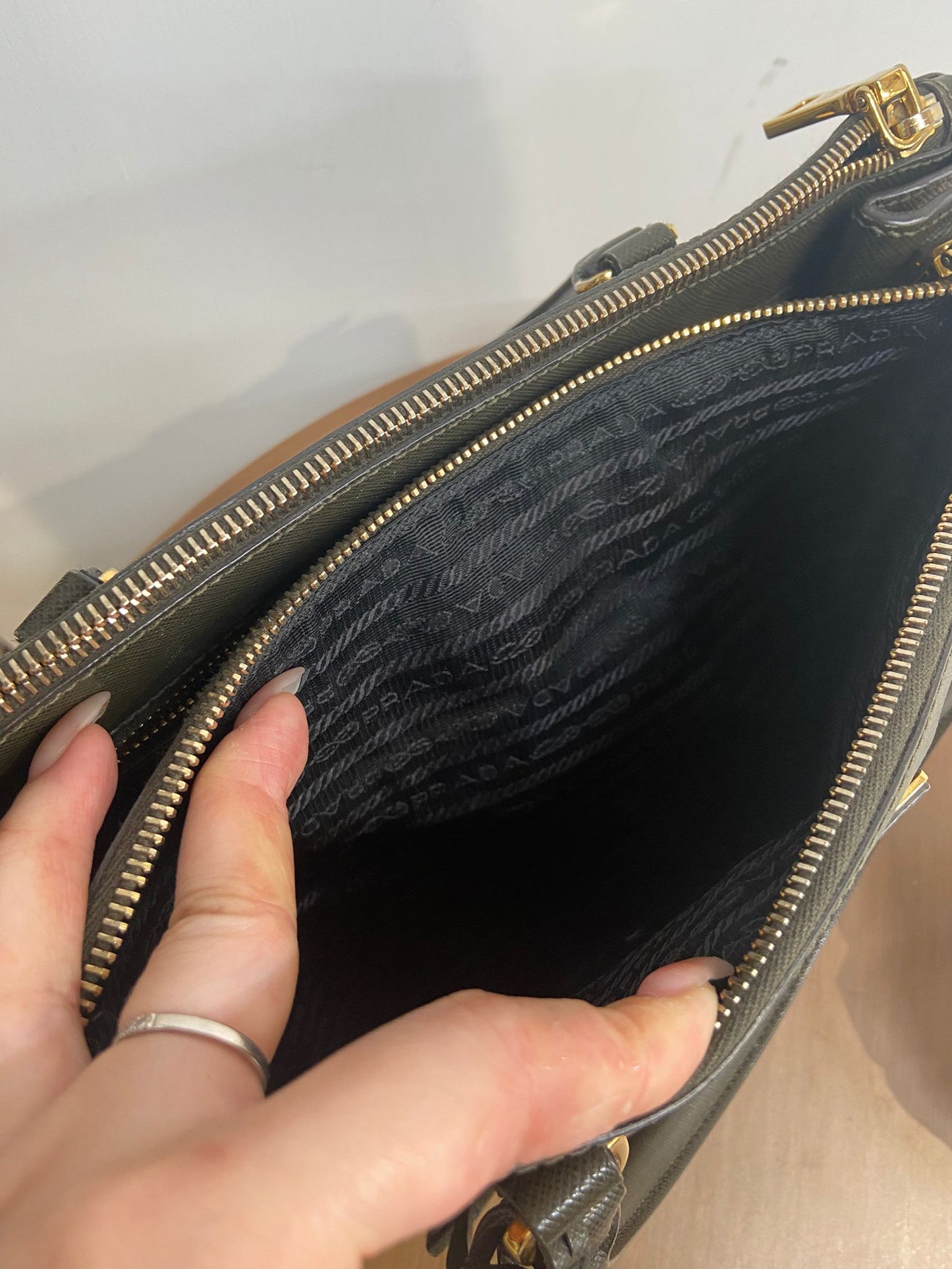Prada galleria tote saffiano