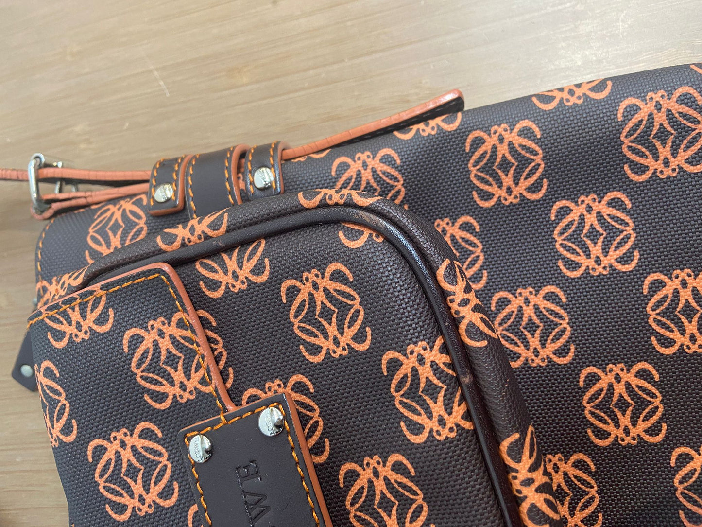 Loewe 斜孭袋