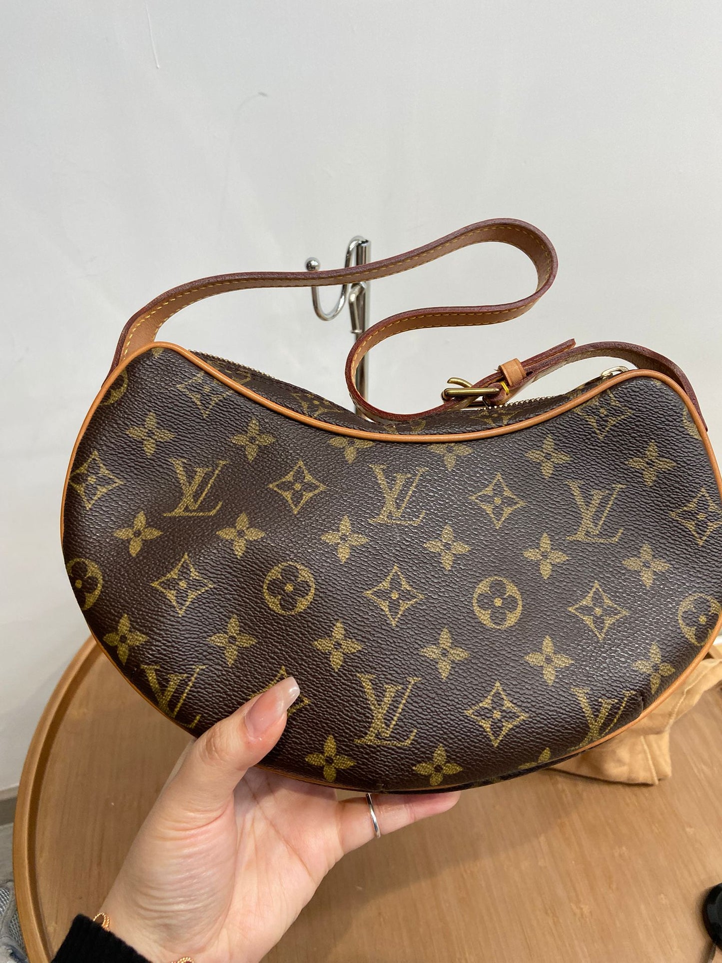 LV 老花豌豆 單肩包