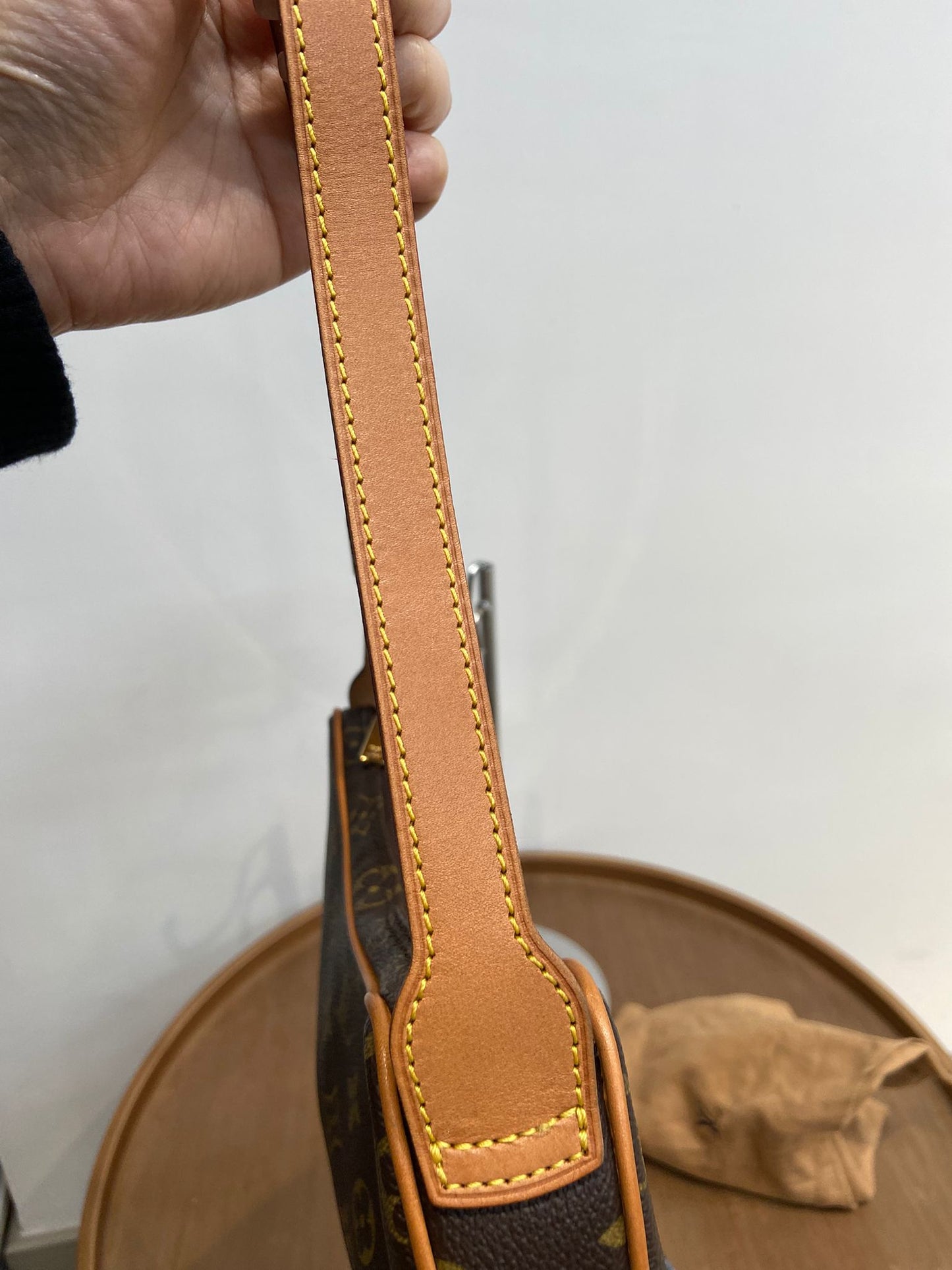 LV 老花豌豆 單肩包