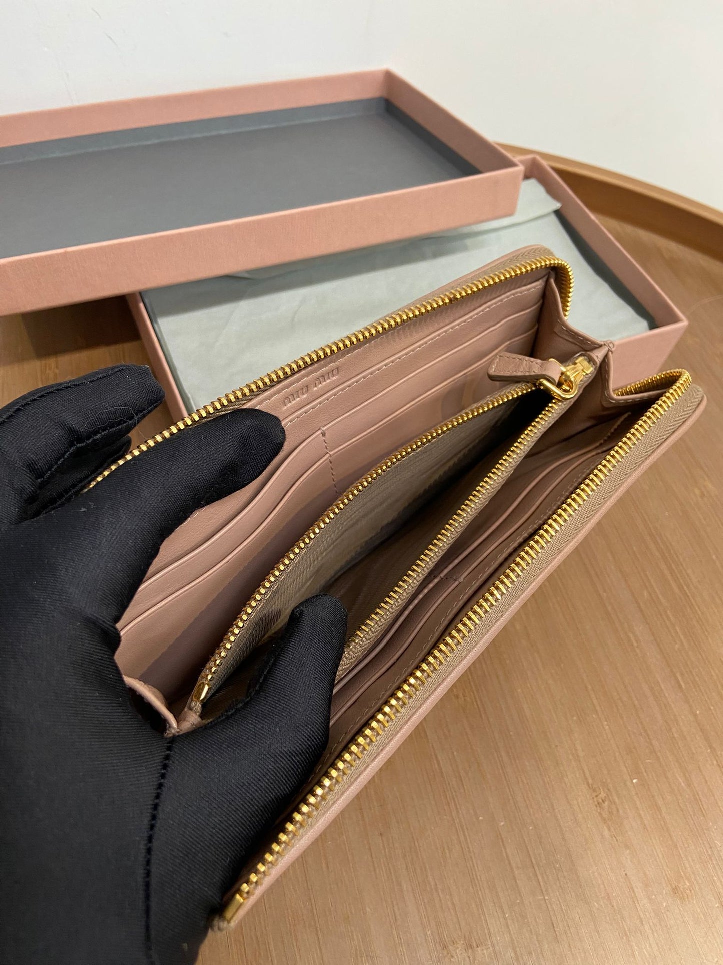Miu miu 長銀包