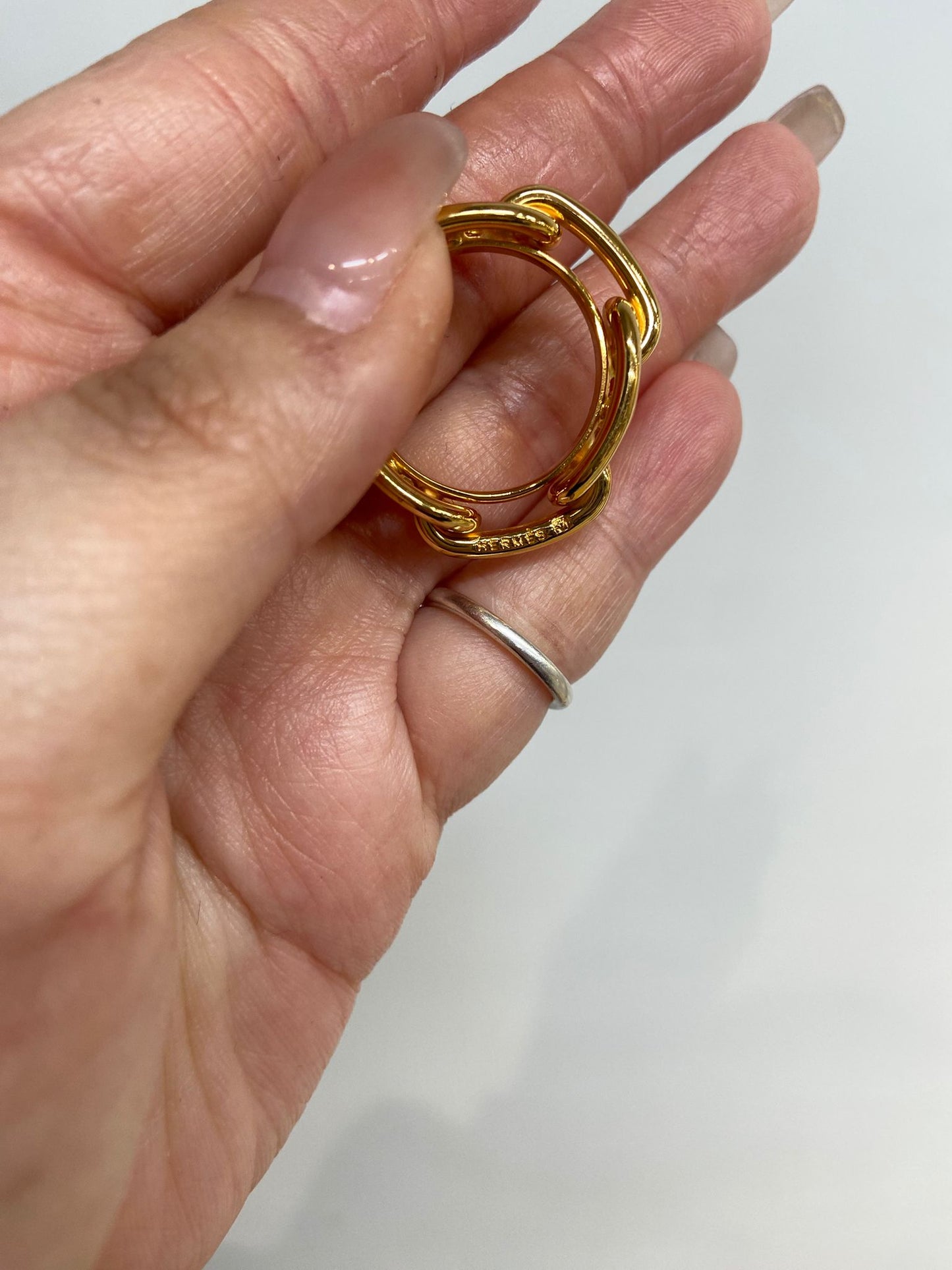 Hermes 豬鼻絲巾扣