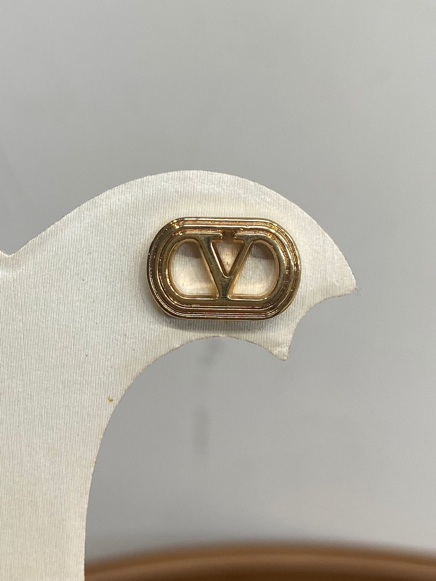 Valentino v字 耳環