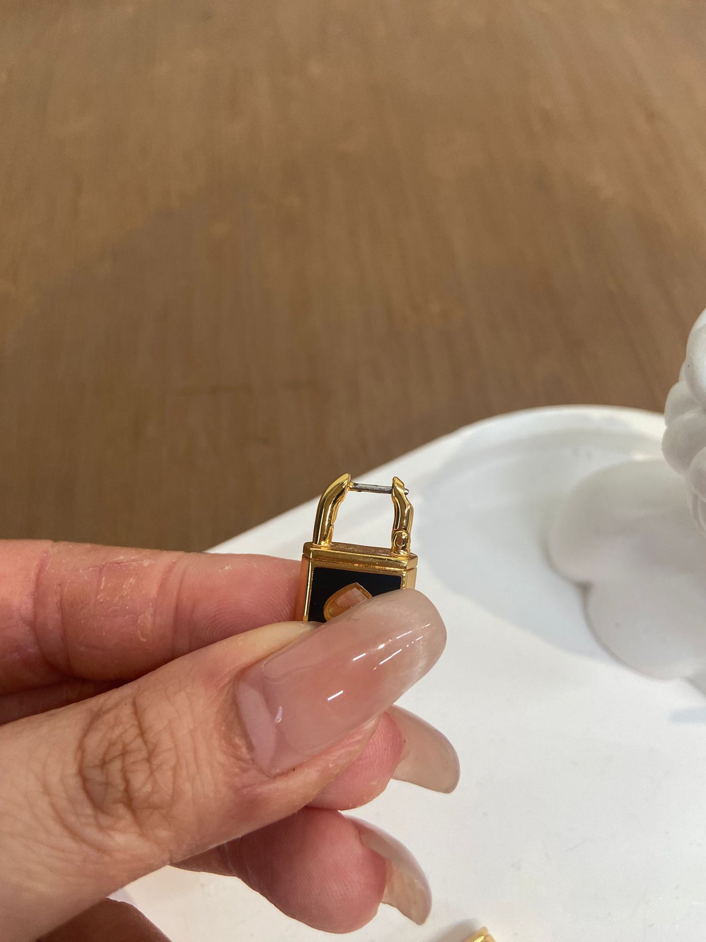 Kate spade 鎖頭造型耳環
