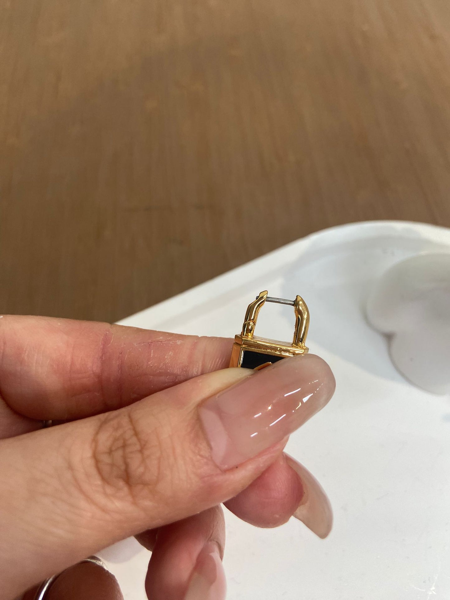 Kate spade 鎖頭造型耳環