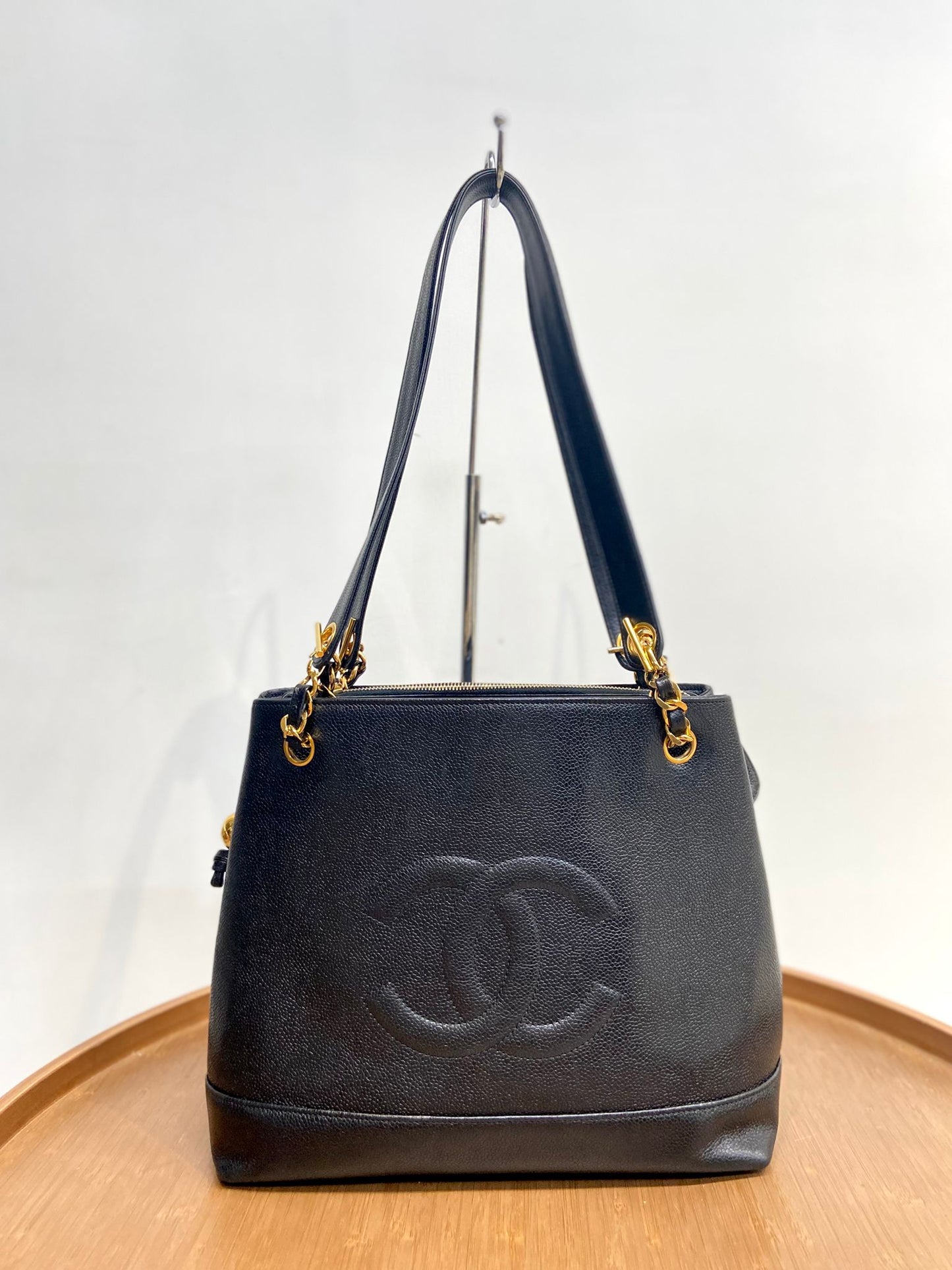 Chanel 黑色荔枝牛皮 單肩袋