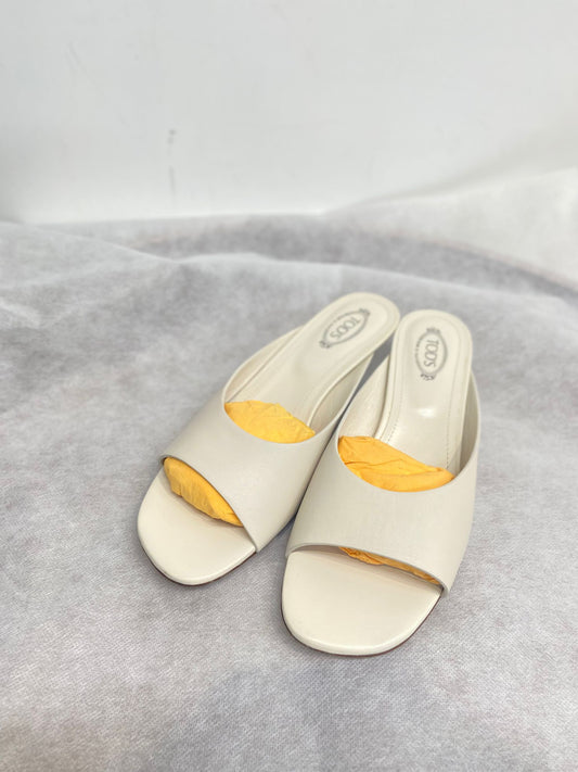 TOD’s 矮跟半拖鞋