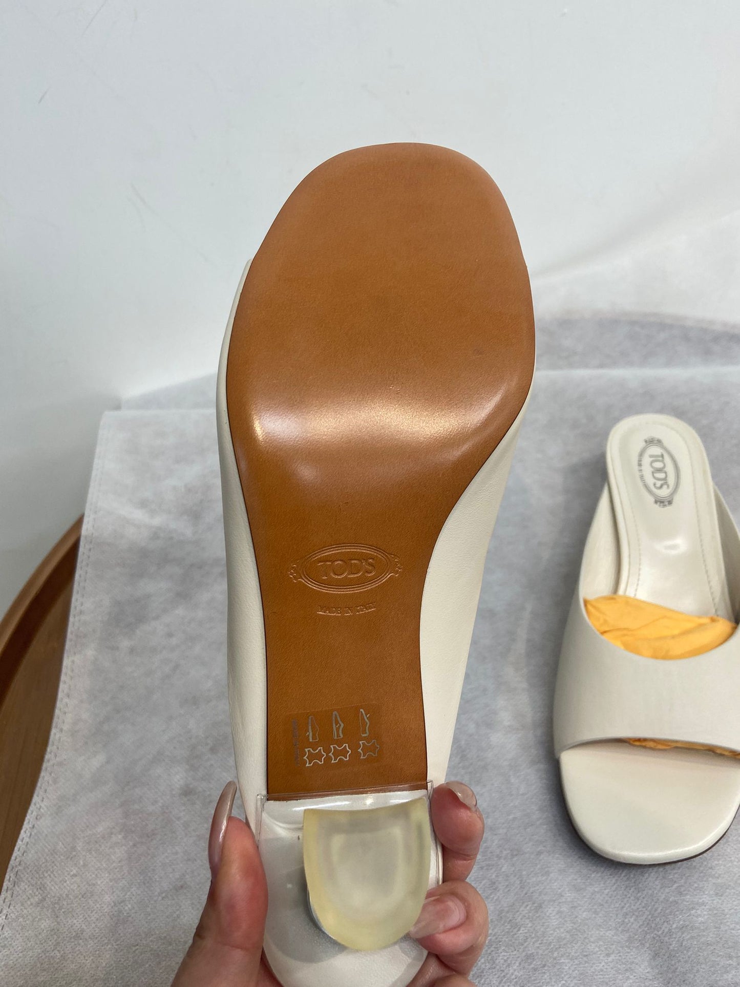 TOD’s 矮跟半拖鞋