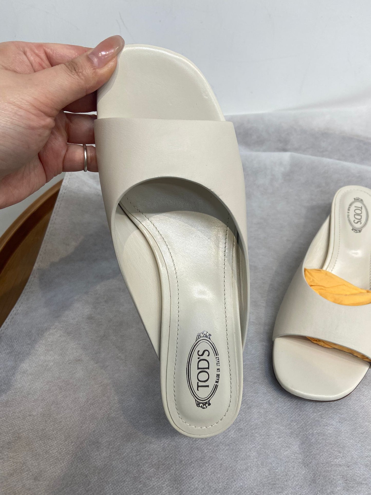 TOD’s 矮跟半拖鞋