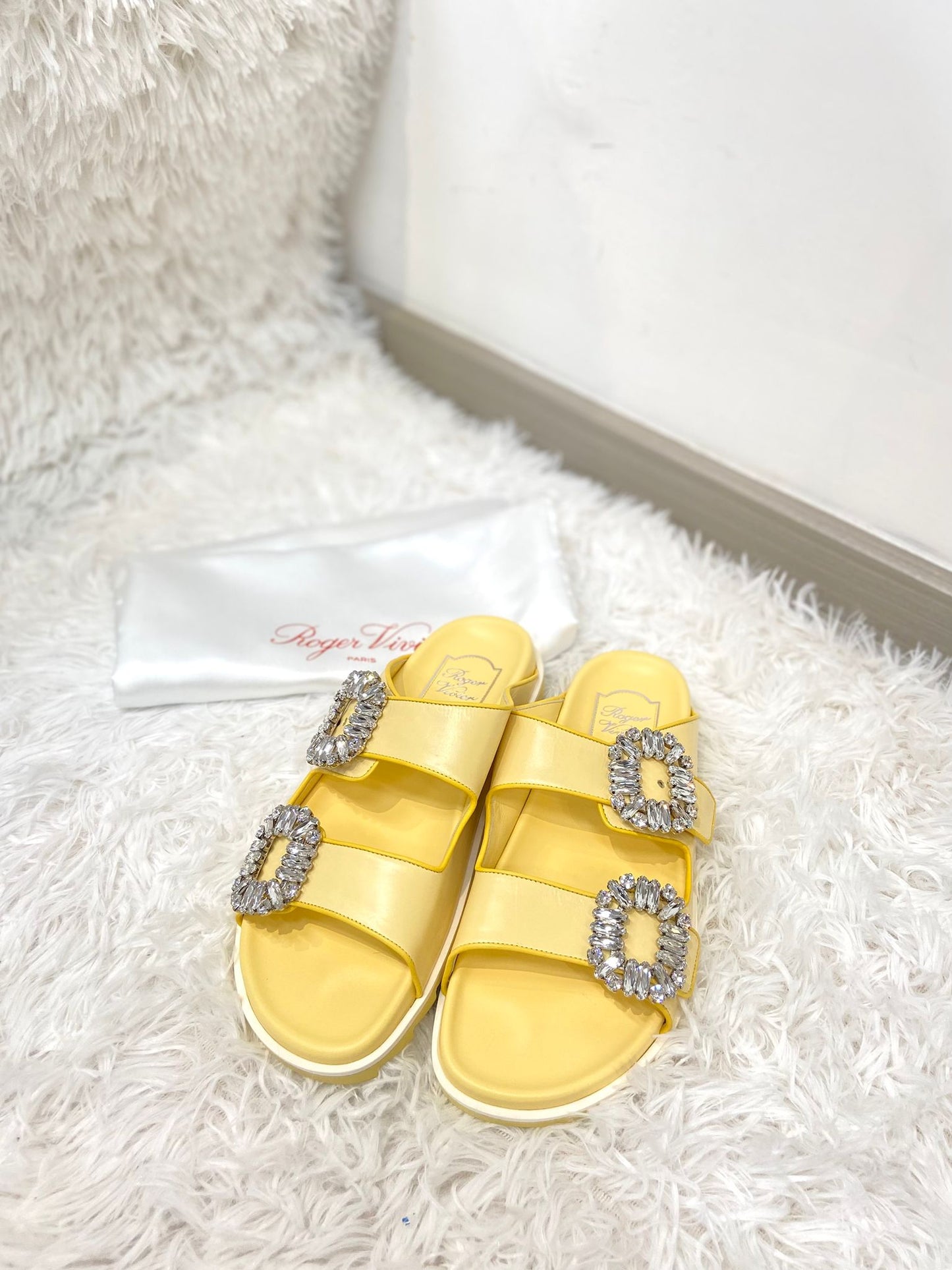 Roger Vivier 二舅涼鞋