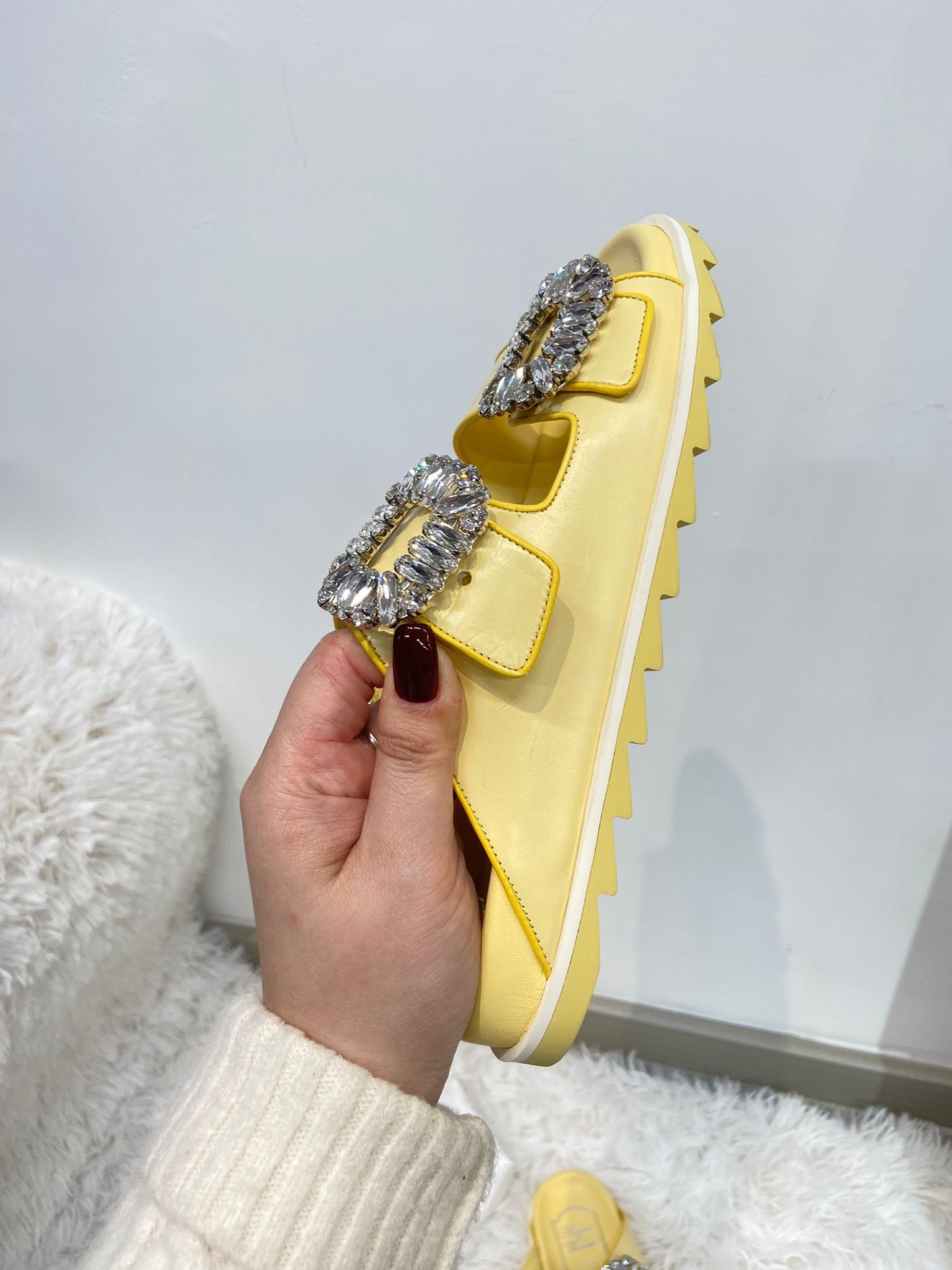 Roger Vivier 二舅涼鞋