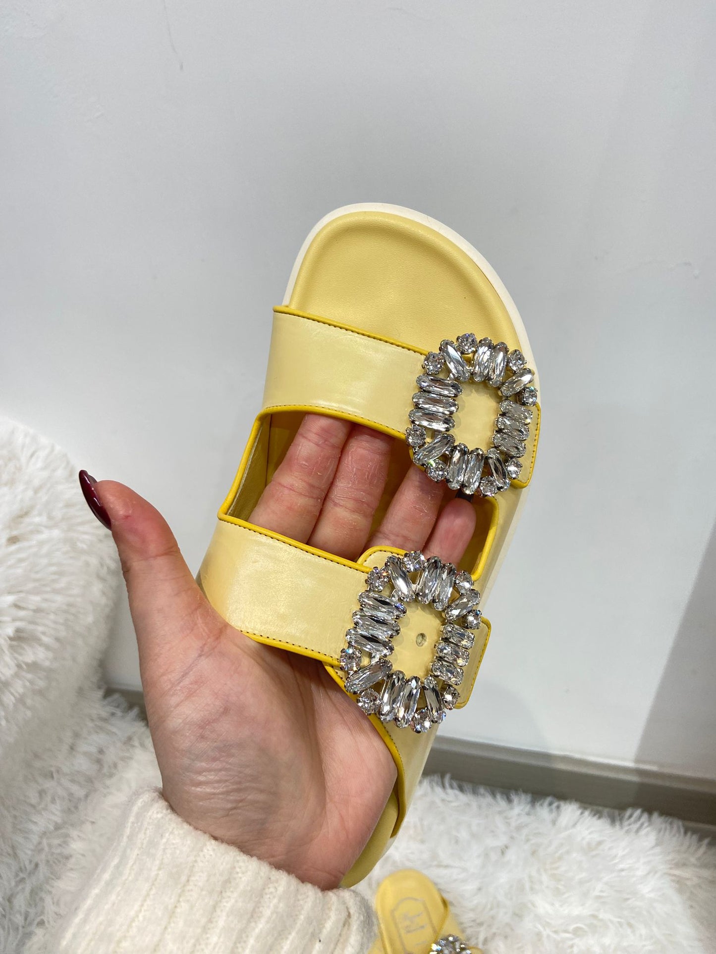 Roger Vivier 二舅涼鞋
