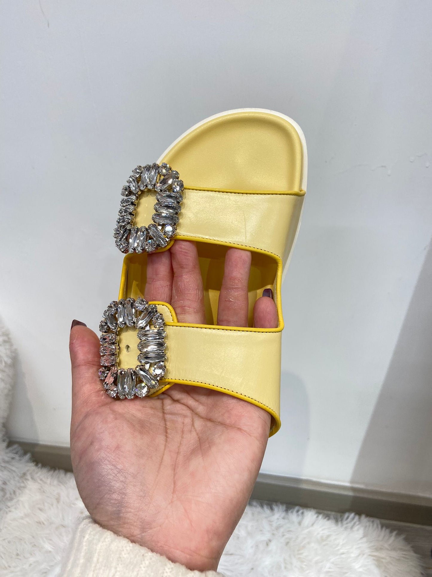 Roger Vivier 二舅涼鞋
