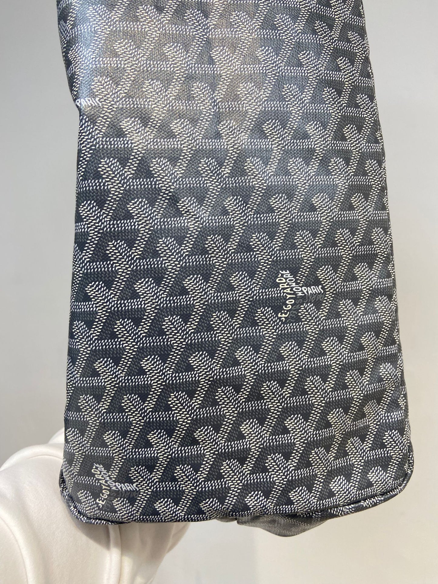 Goyard tote bag