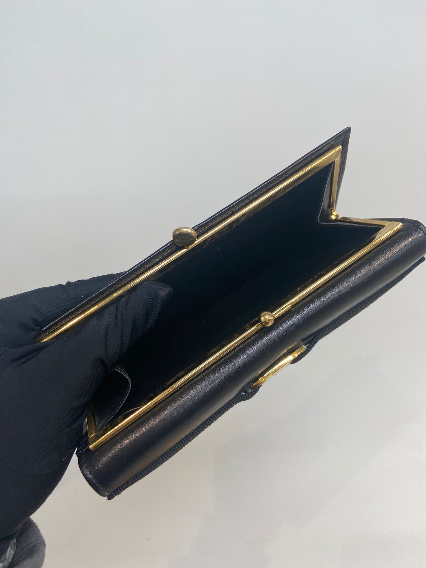 Ferragamo 黑色長銀包
