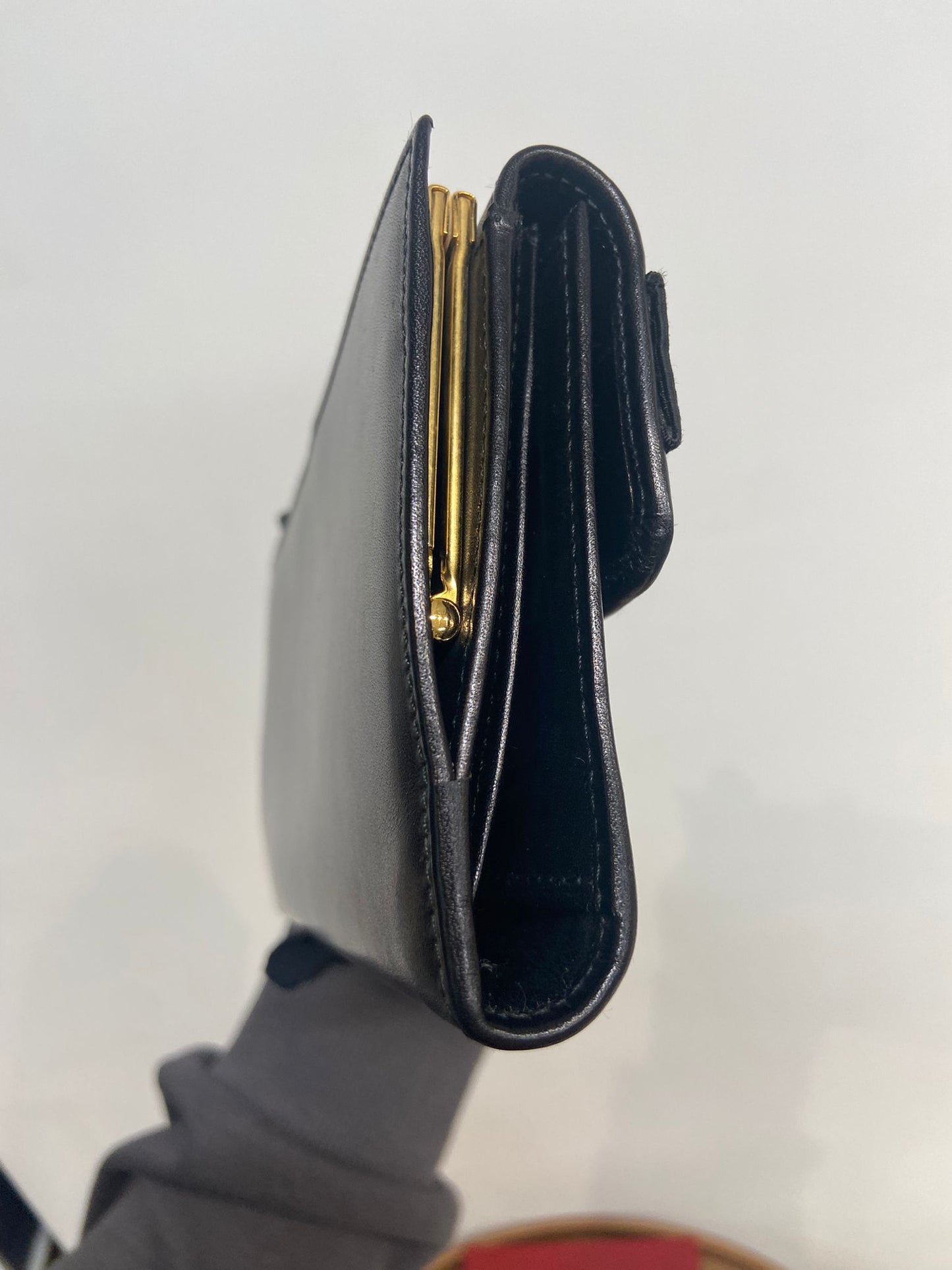 Ferragamo 黑色長銀包