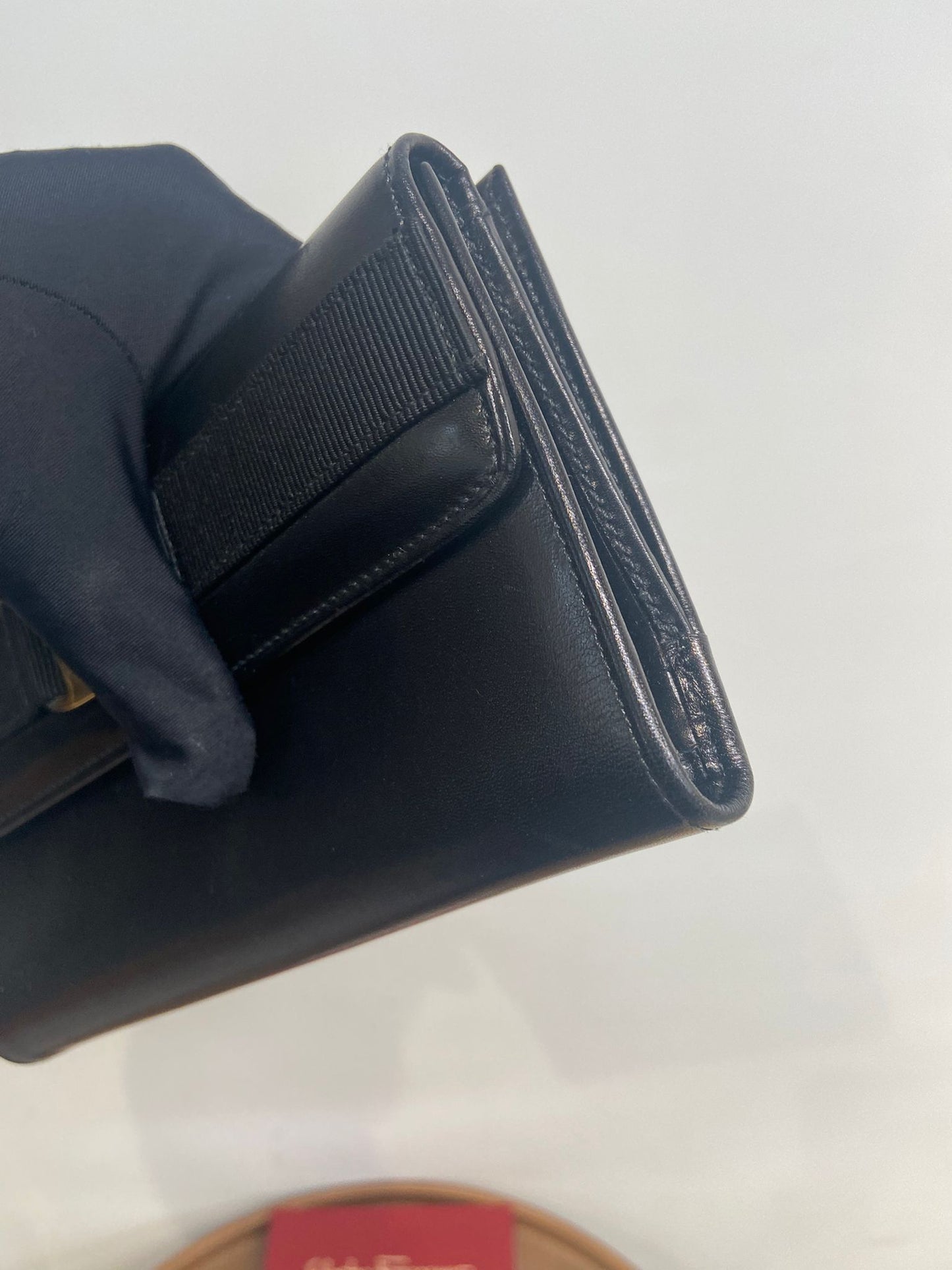 Ferragamo 黑色長銀包
