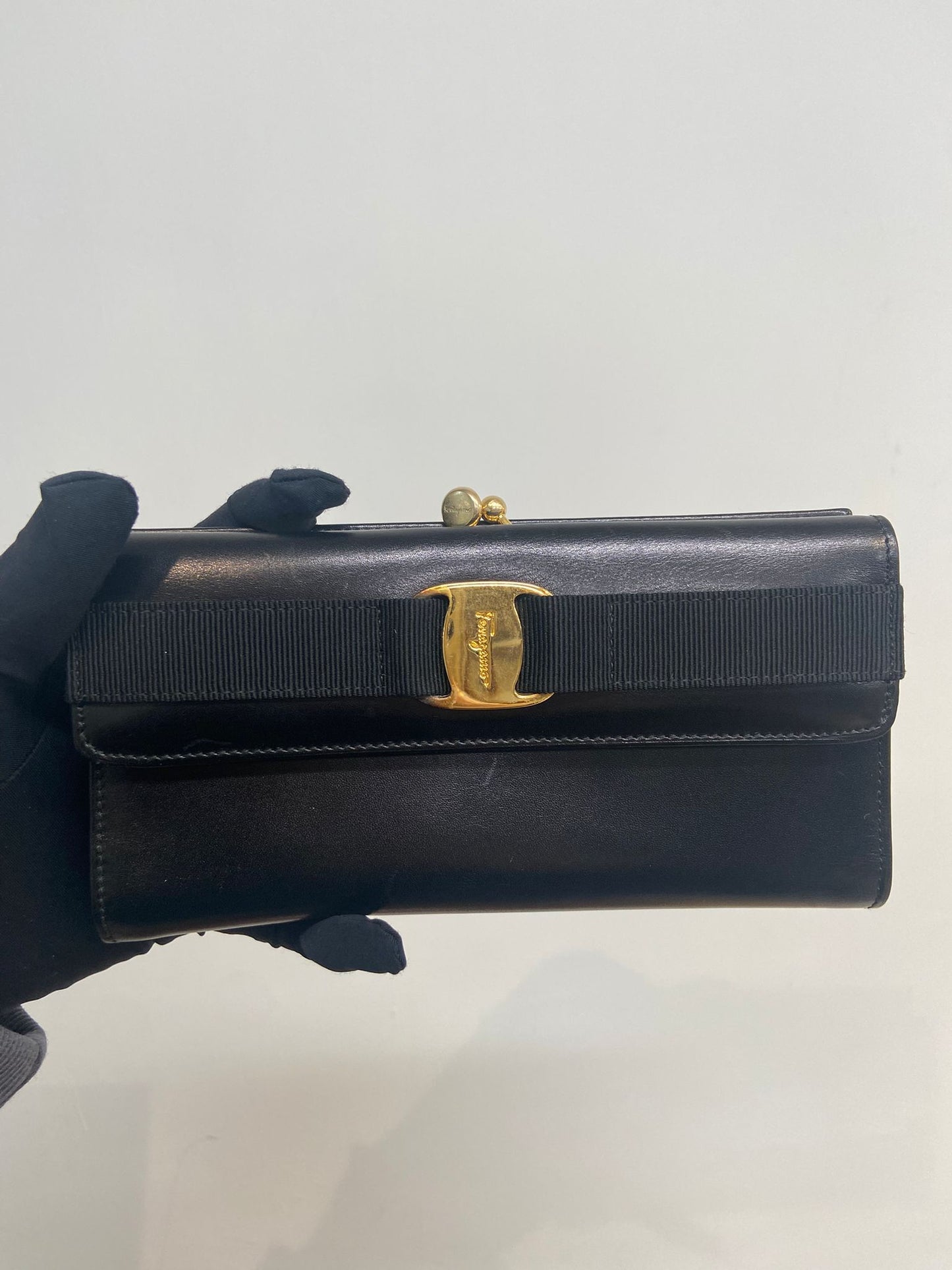Ferragamo 黑色長銀包