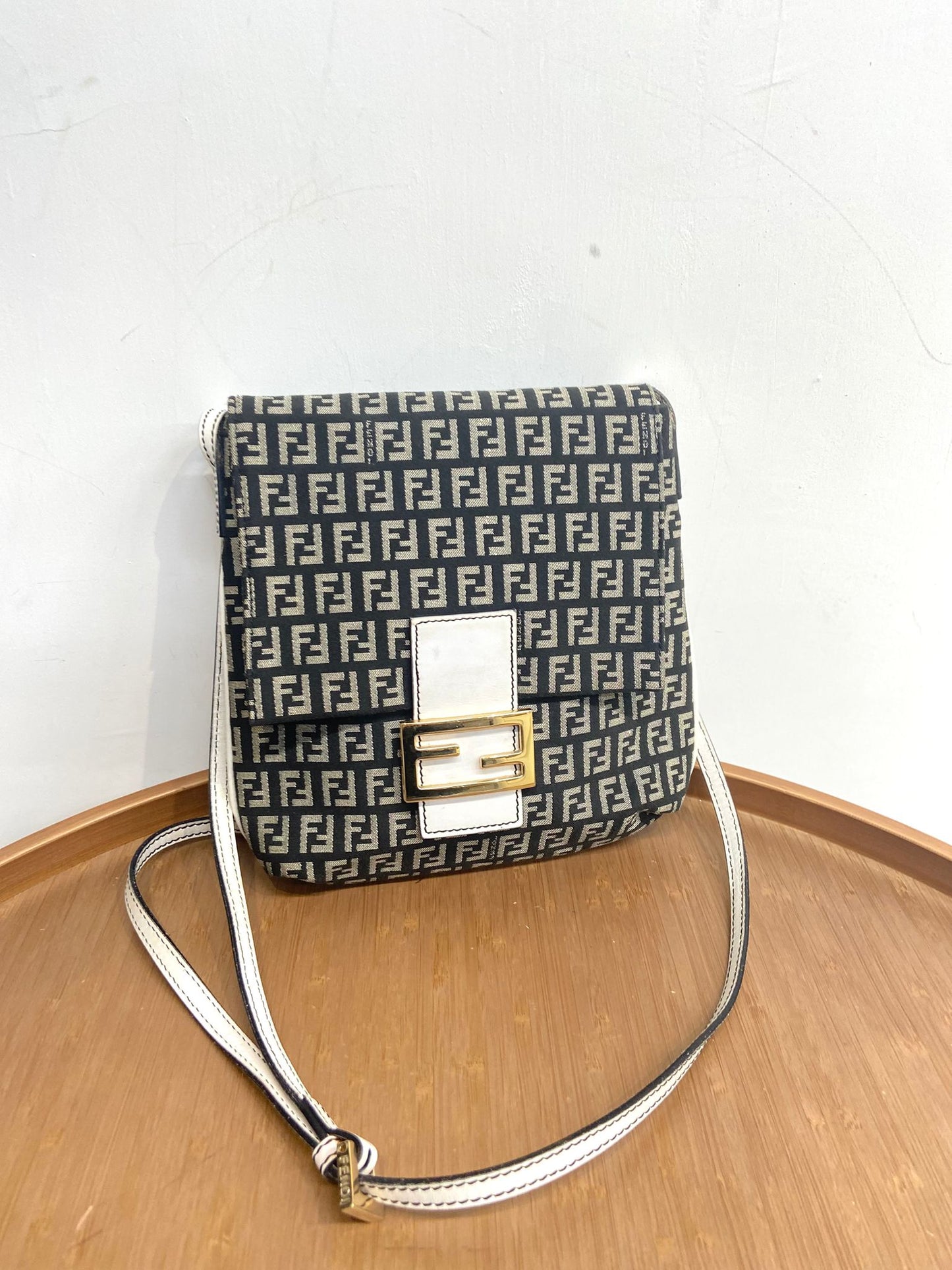 FENDI 老花斜孭袋