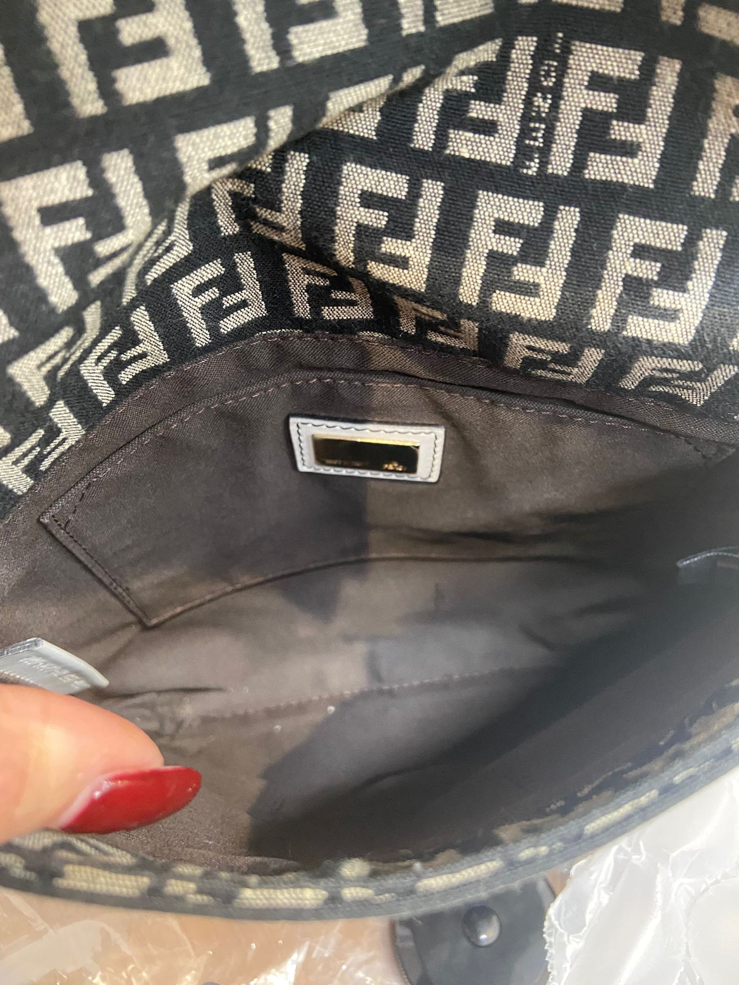 FENDI 老花斜孭袋
