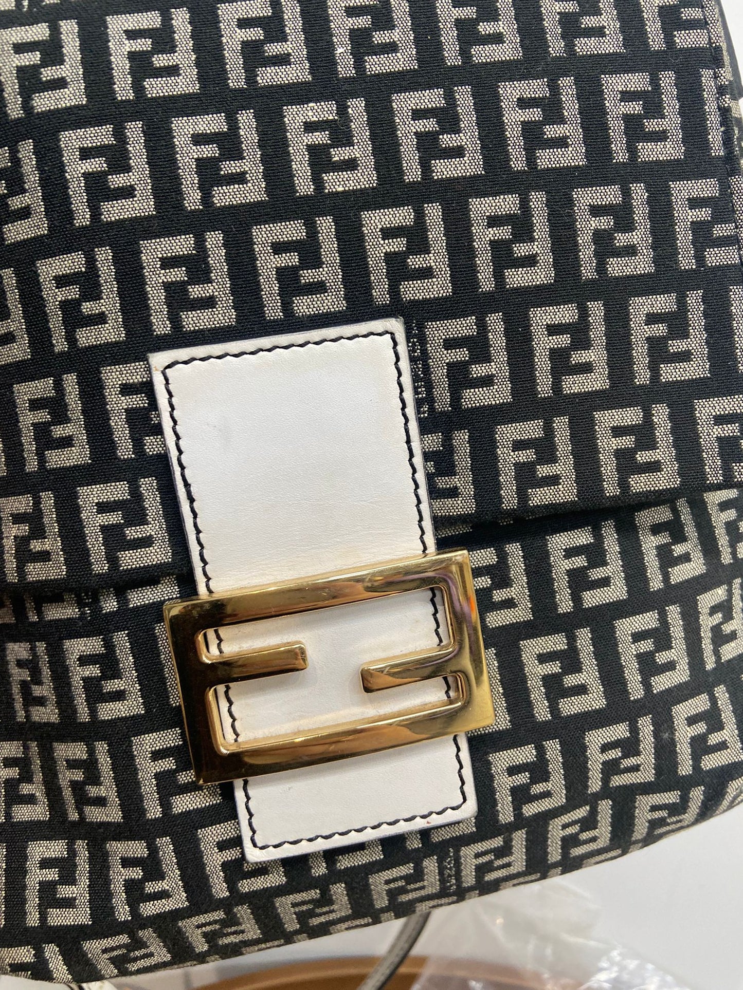 FENDI 老花斜孭袋