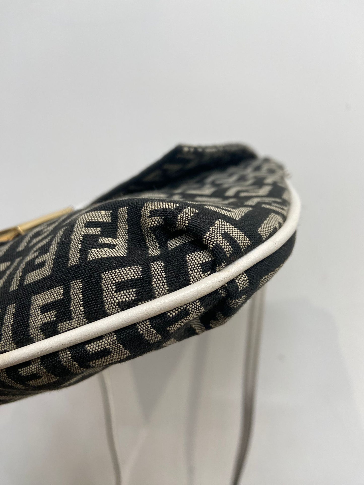 FENDI 老花斜孭袋