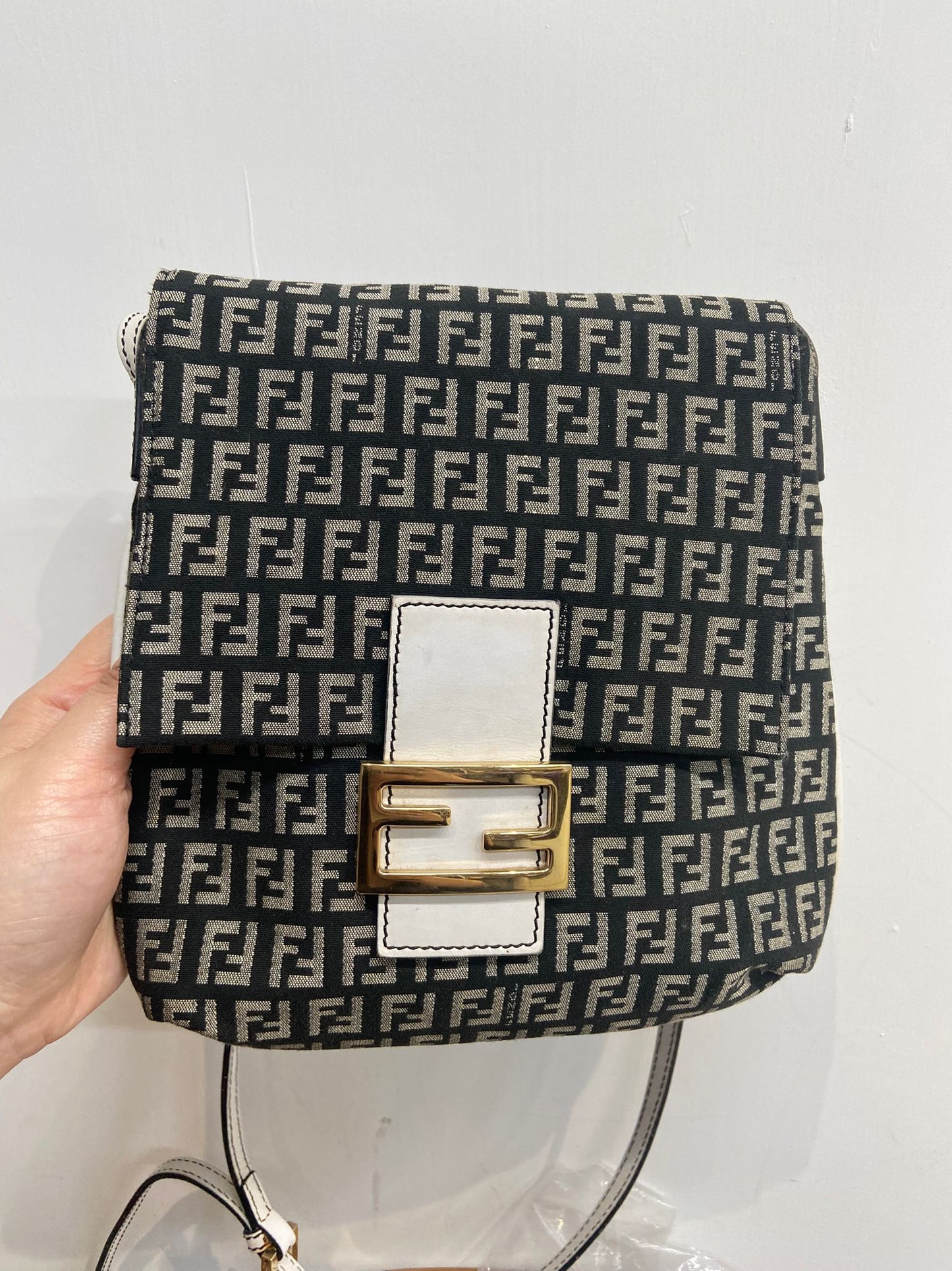 FENDI 老花斜孭袋