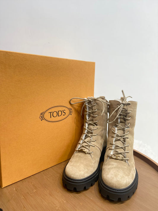 Tod’s suede 馬丁靴