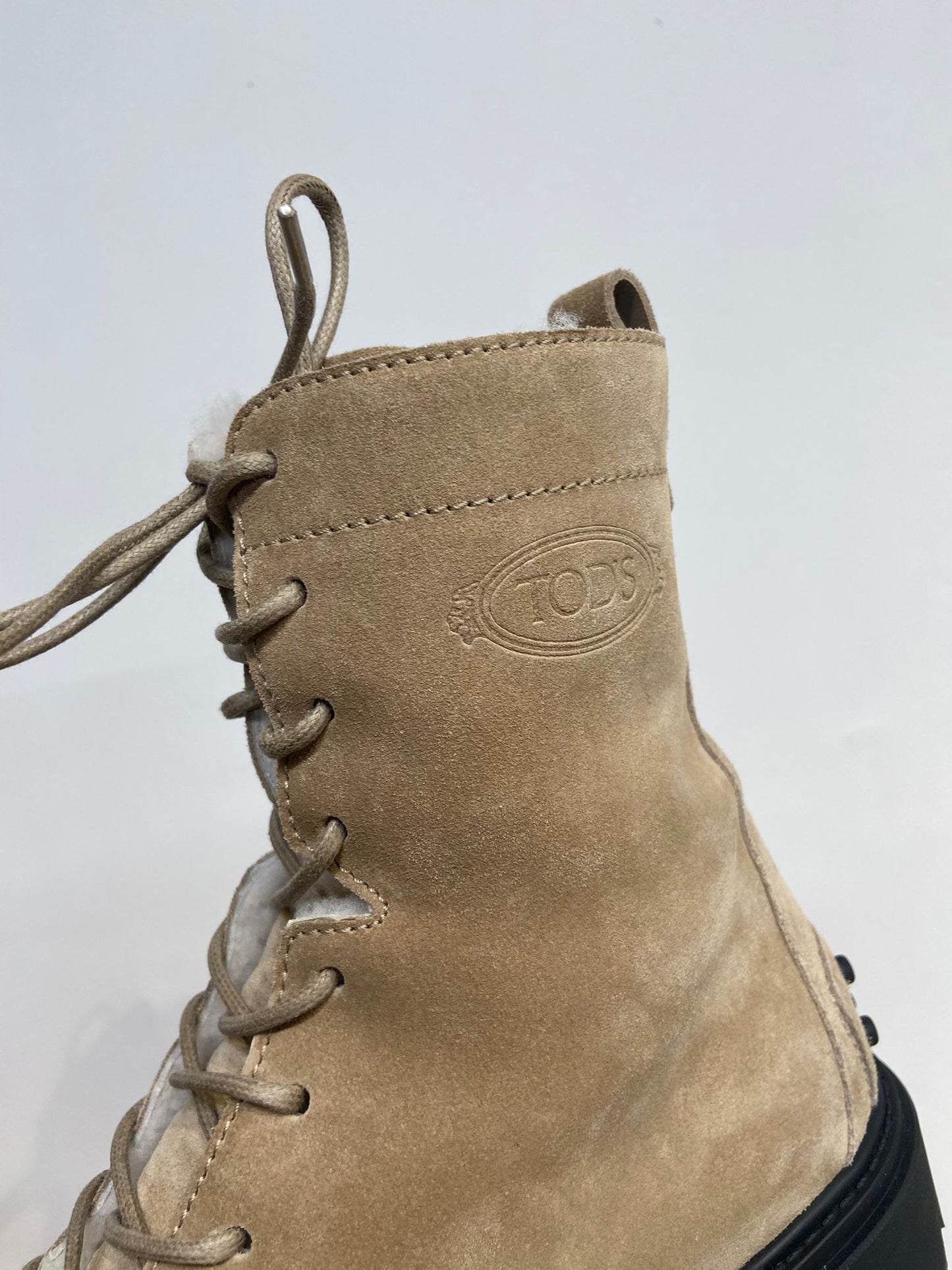 Tod’s suede 馬丁靴