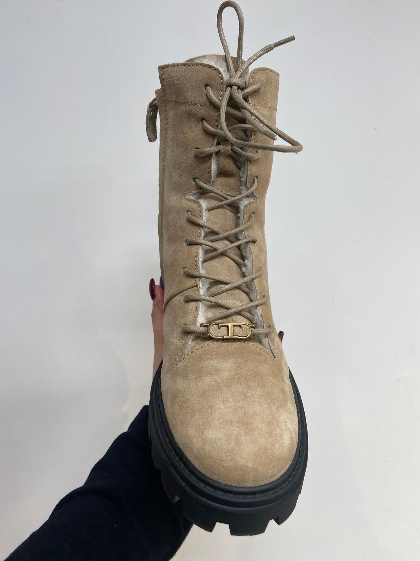 Tod’s suede 馬丁靴