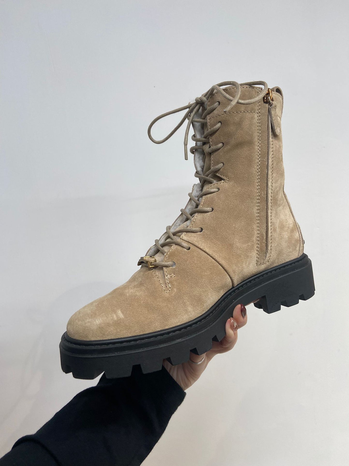 Tod’s suede 馬丁靴
