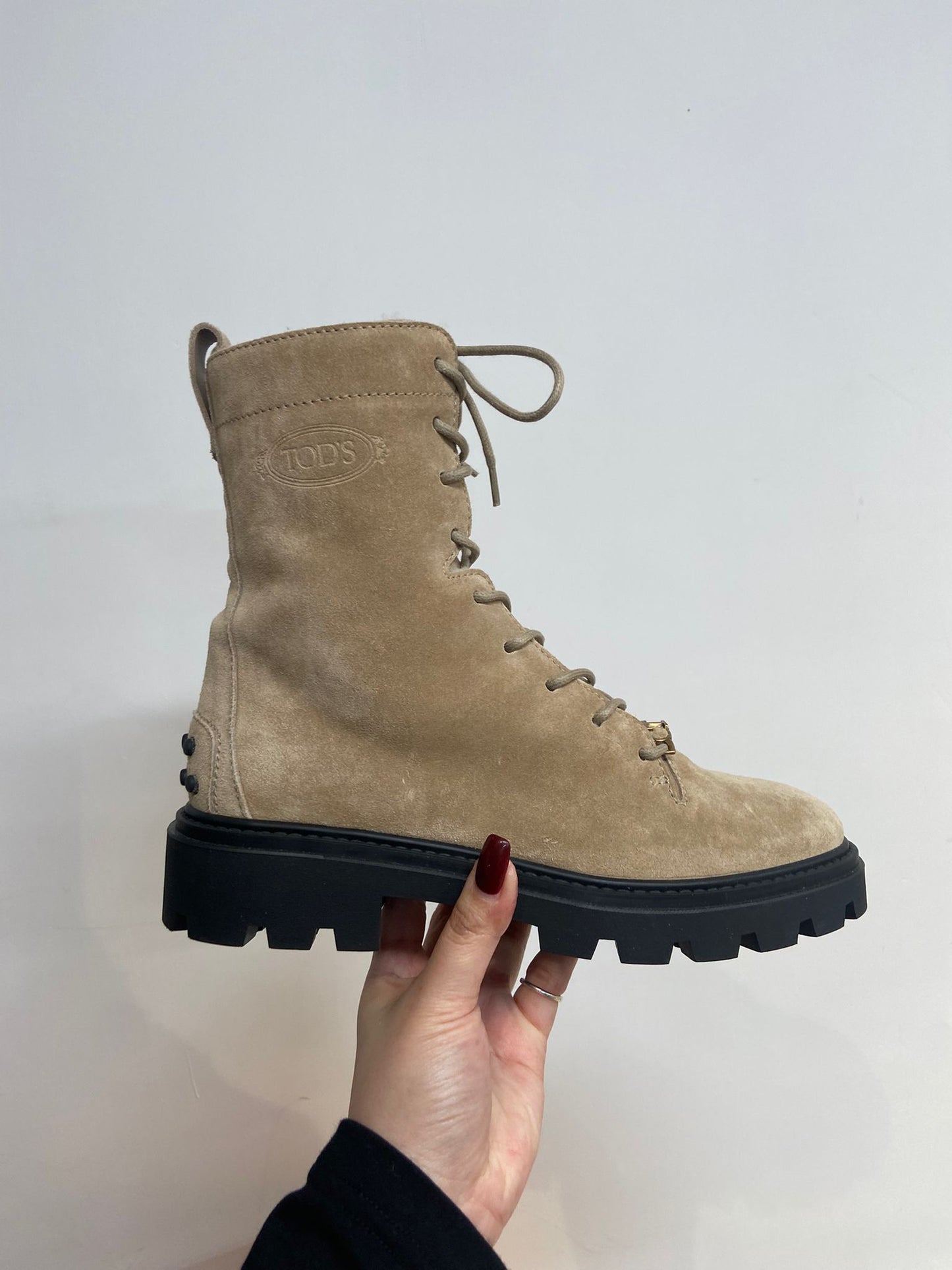 Tod’s suede 馬丁靴