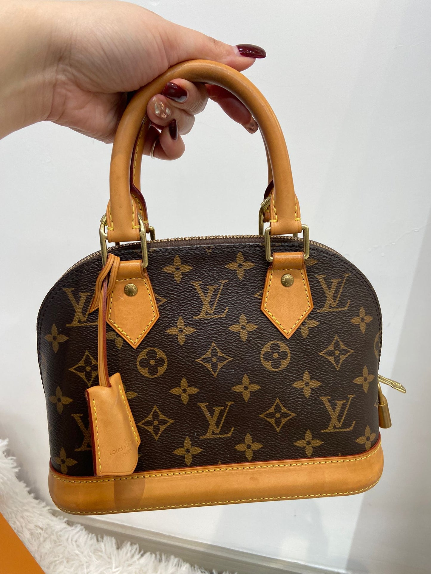 LV Alma BB