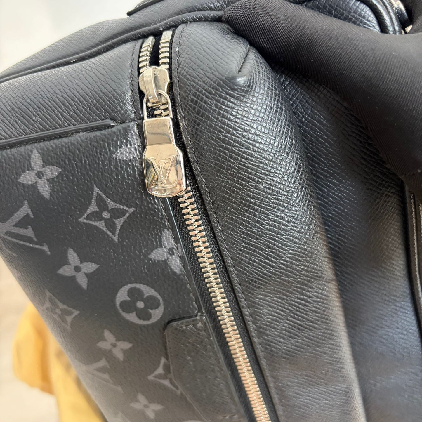 LV Monogram Eclipse Outdoor Messenger 斜孭袋