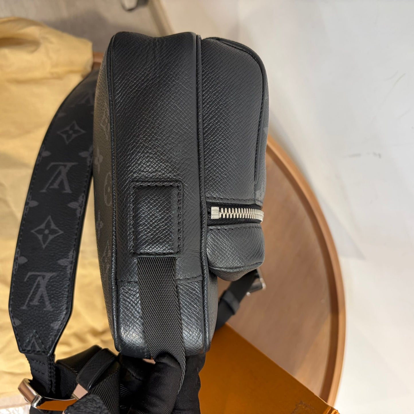 LV Monogram Eclipse Outdoor Messenger 斜孭袋