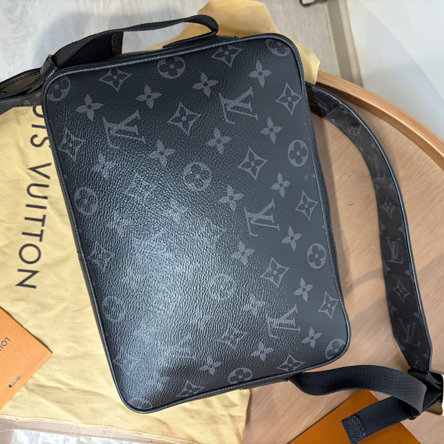 LV Monogram Eclipse Outdoor Messenger 斜孭袋