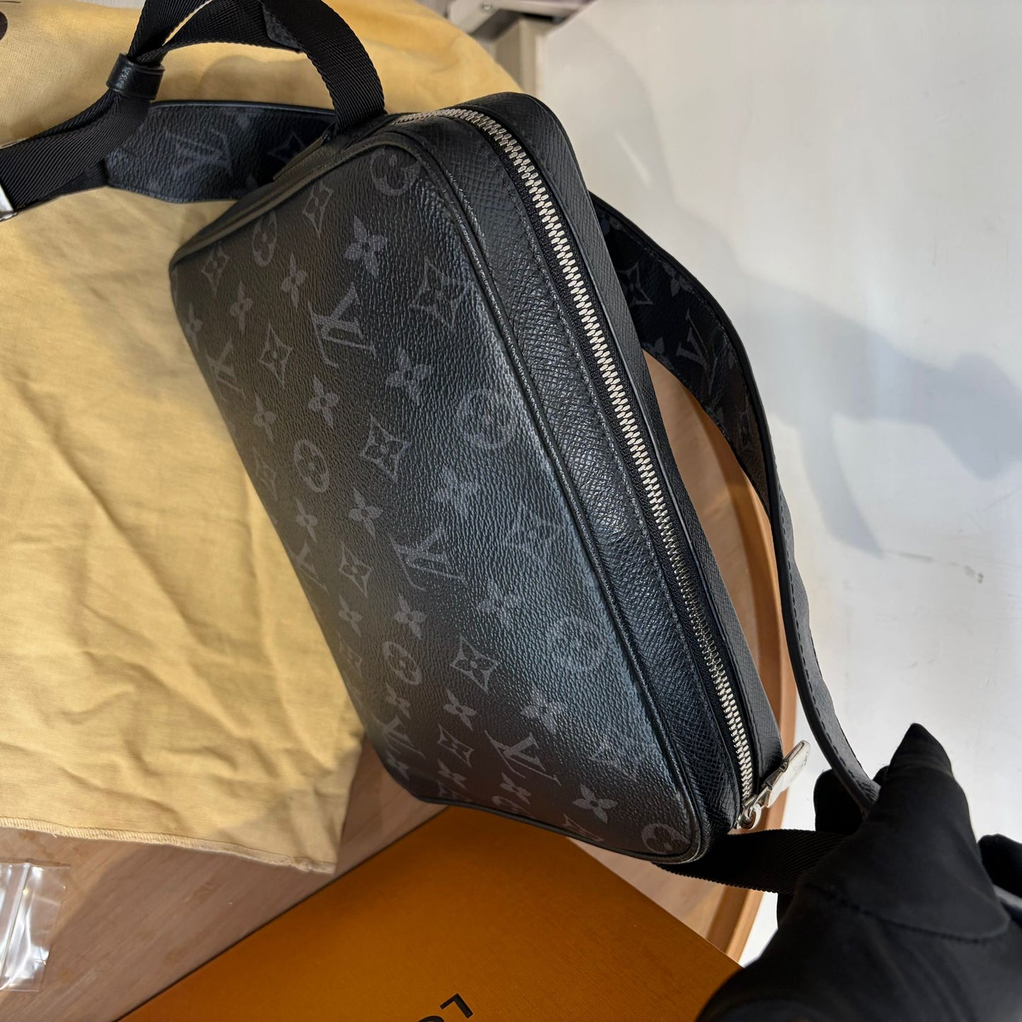 LV Monogram Eclipse Outdoor Messenger 斜孭袋