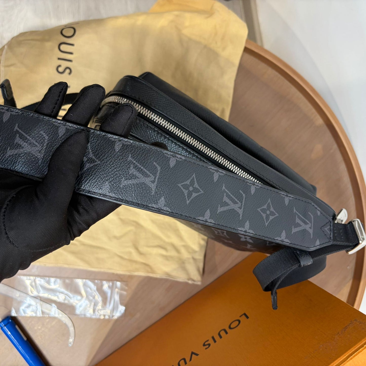 LV Monogram Eclipse Outdoor Messenger 斜孭袋