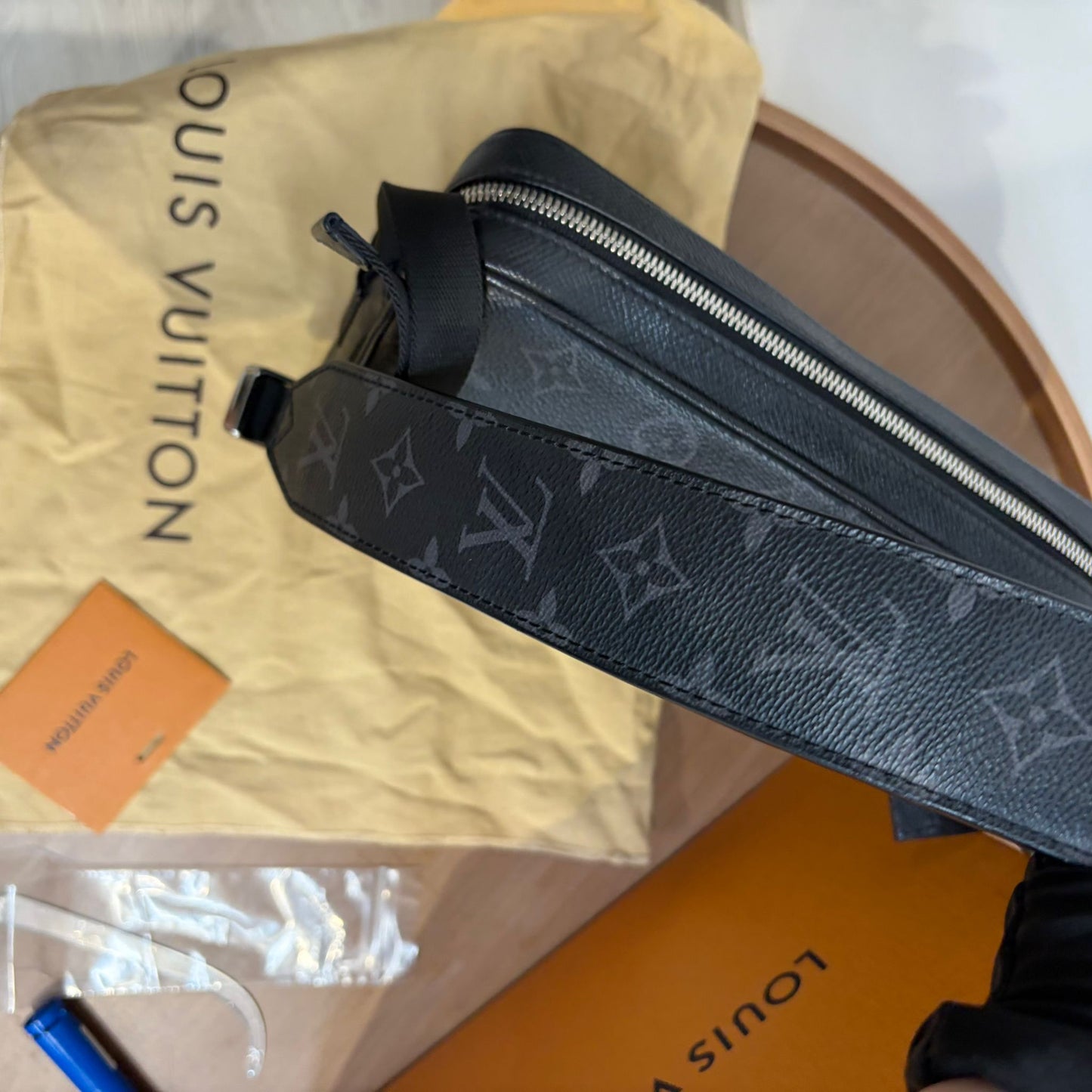LV Monogram Eclipse Outdoor Messenger 斜孭袋