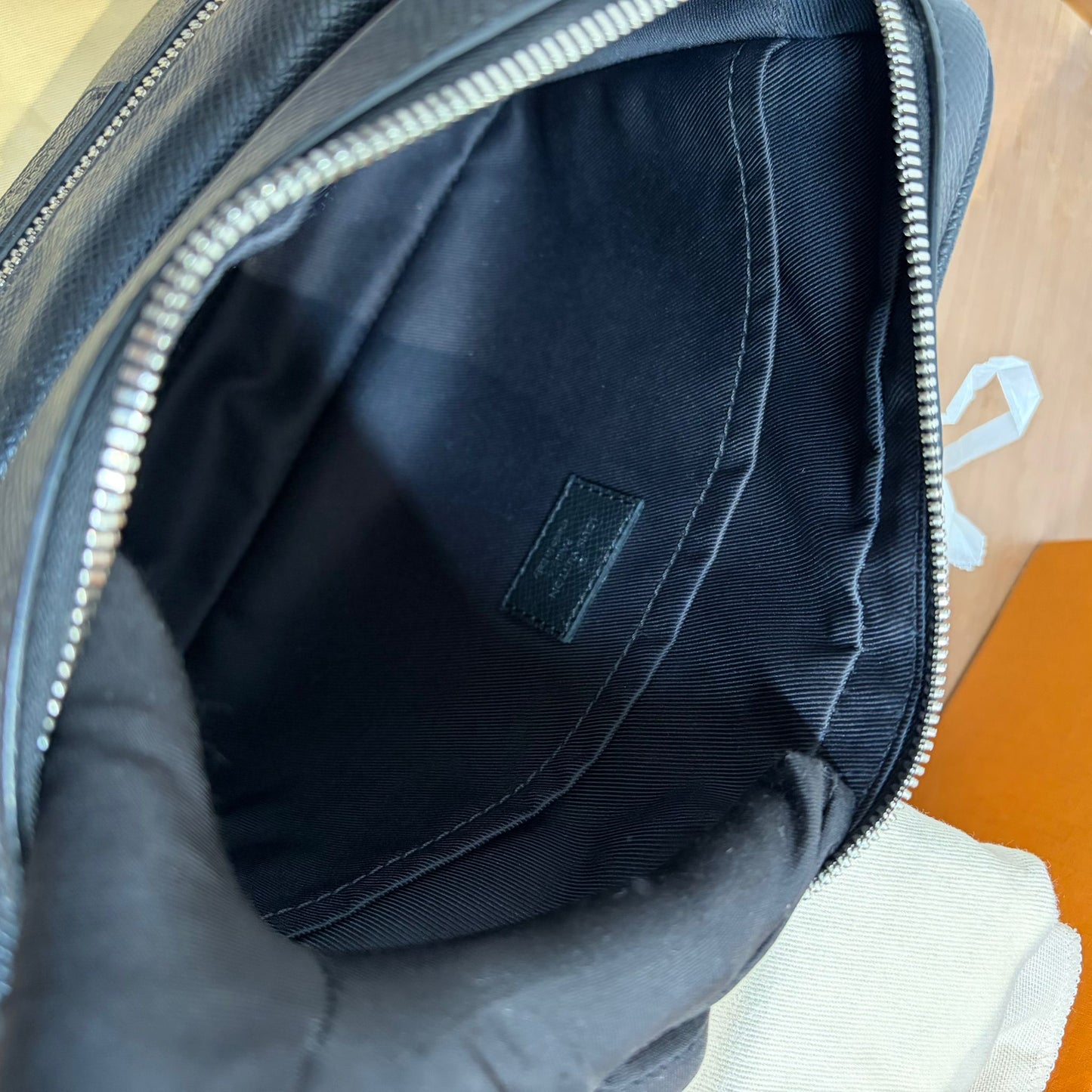 LV Monogram Eclipse Outdoor Messenger 斜孭袋