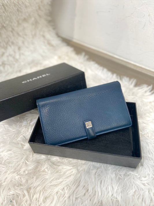 Chanel 藍色長銀包