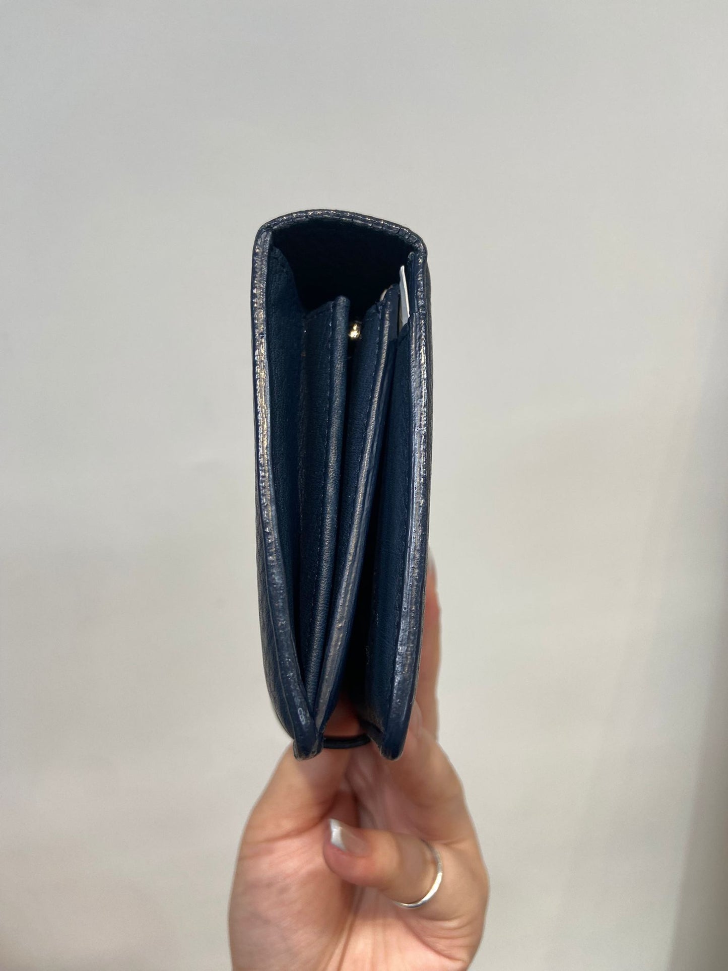 Chanel 藍色長銀包