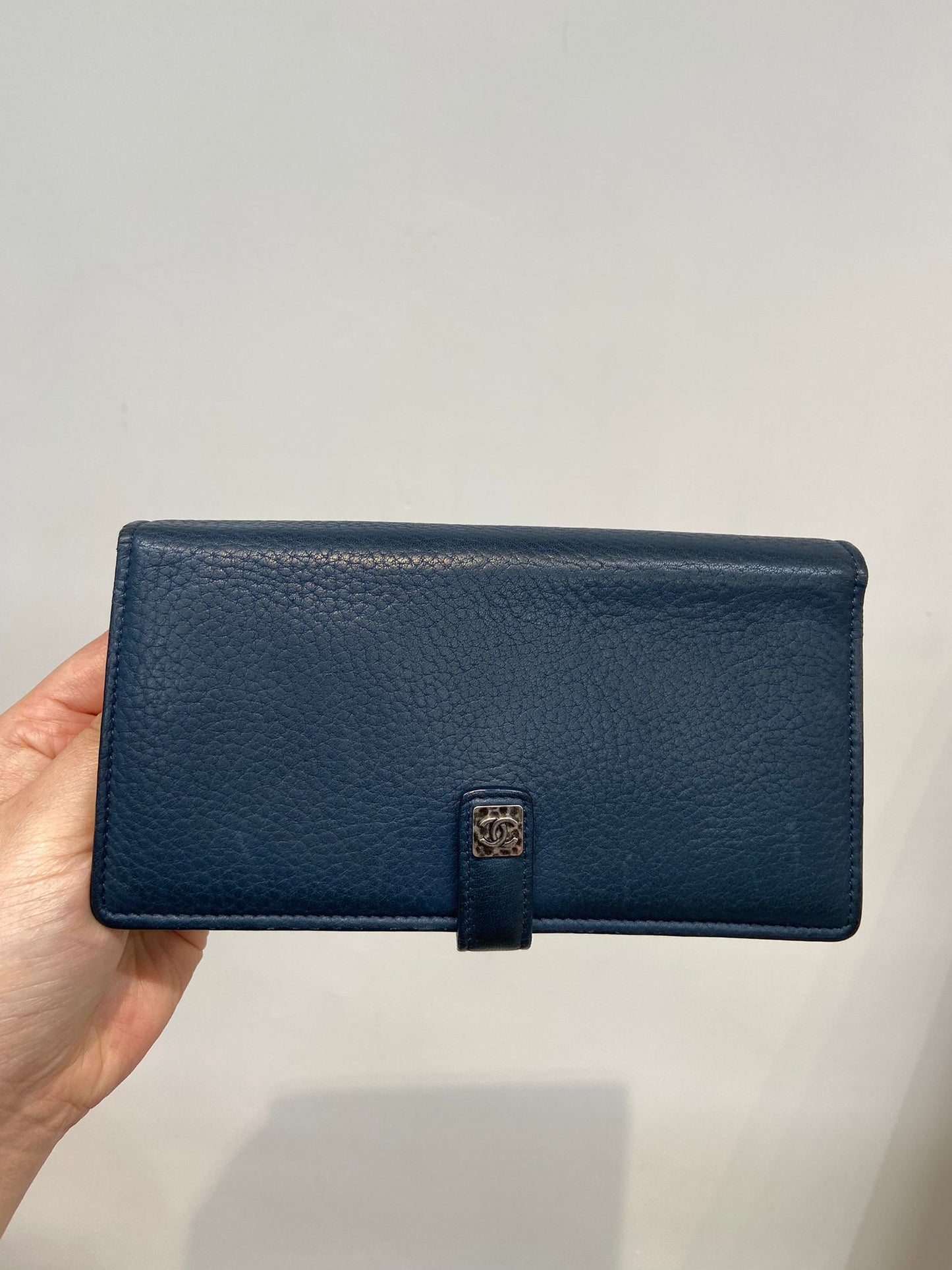 Chanel 藍色長銀包
