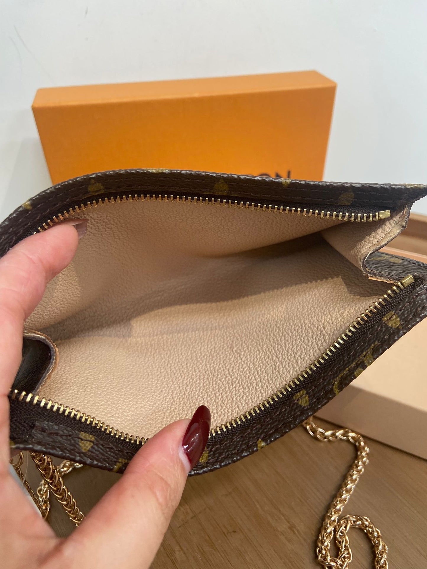 LV pouch