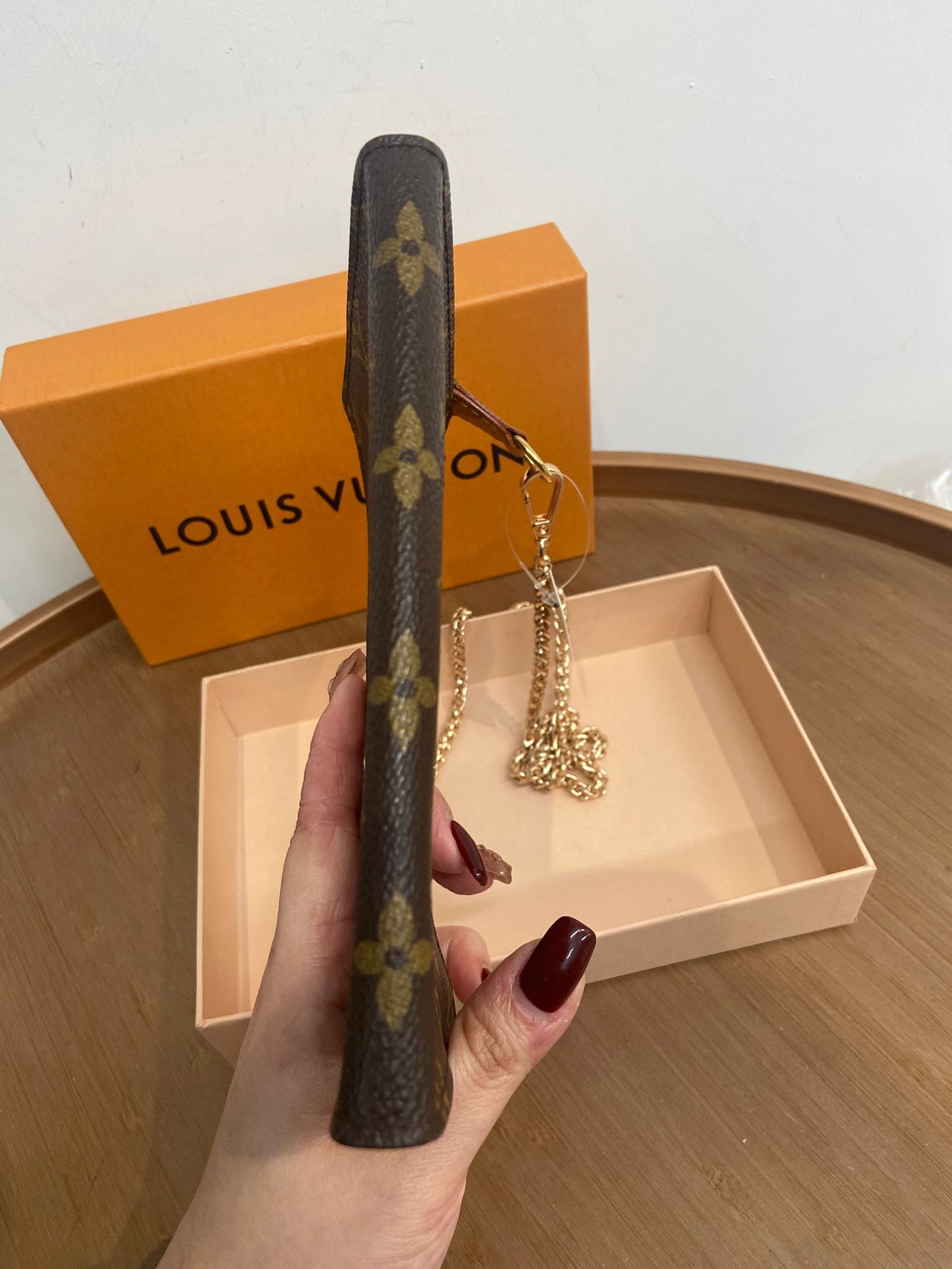 LV pouch