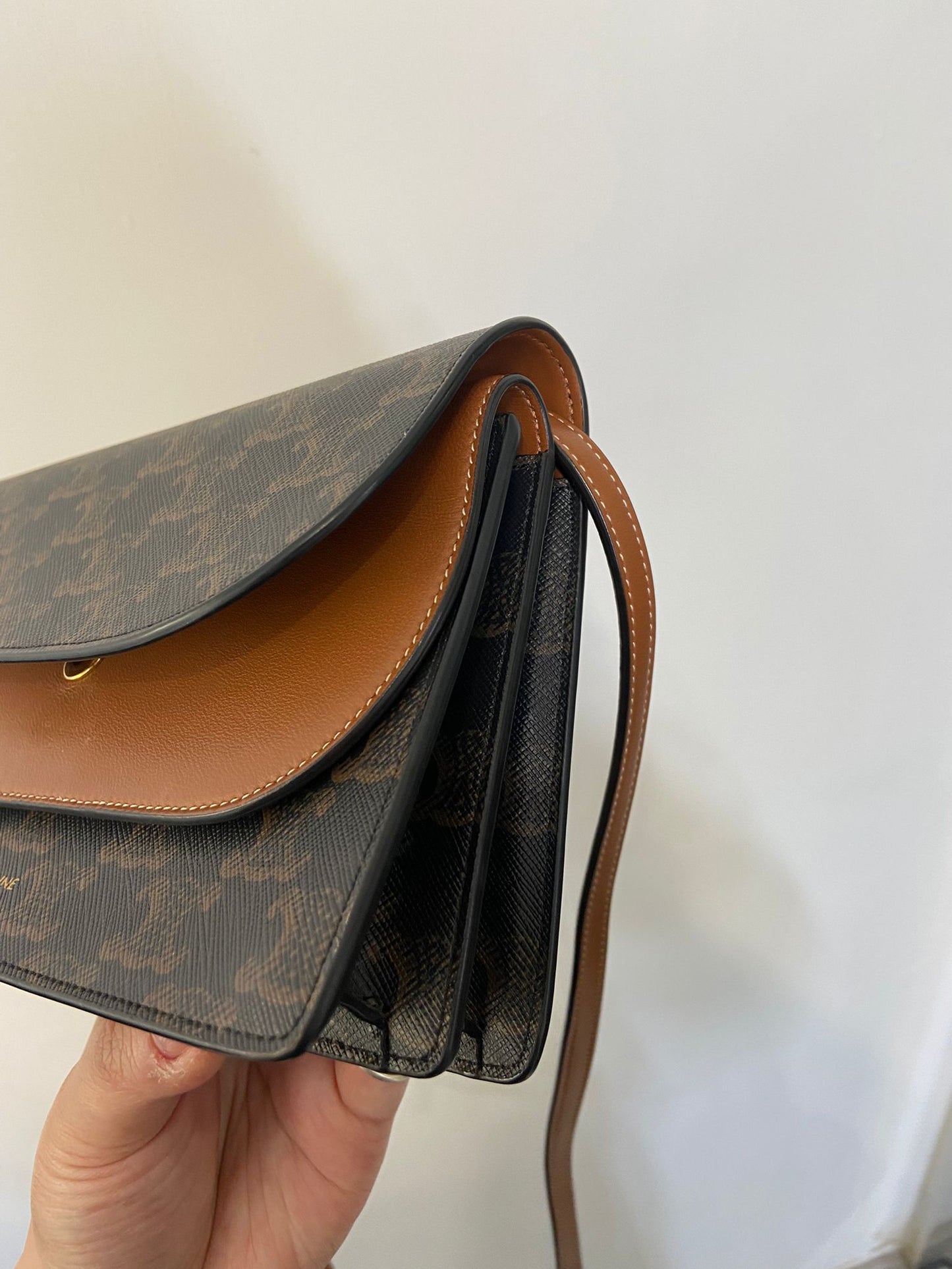 Celine wallet on strap 斜孭袋
