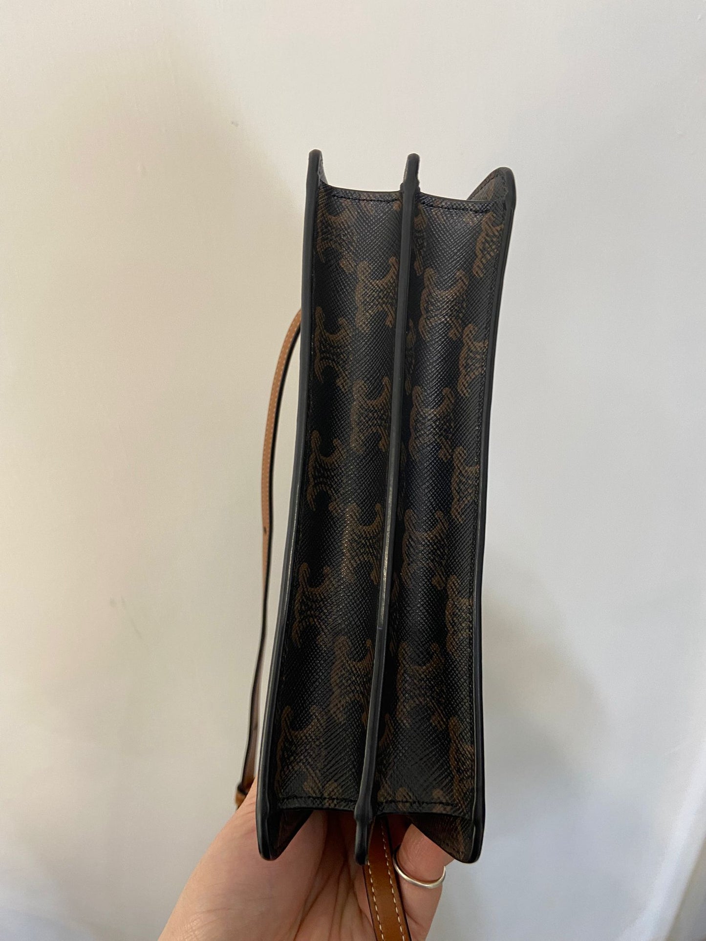 Celine wallet on strap 斜孭袋