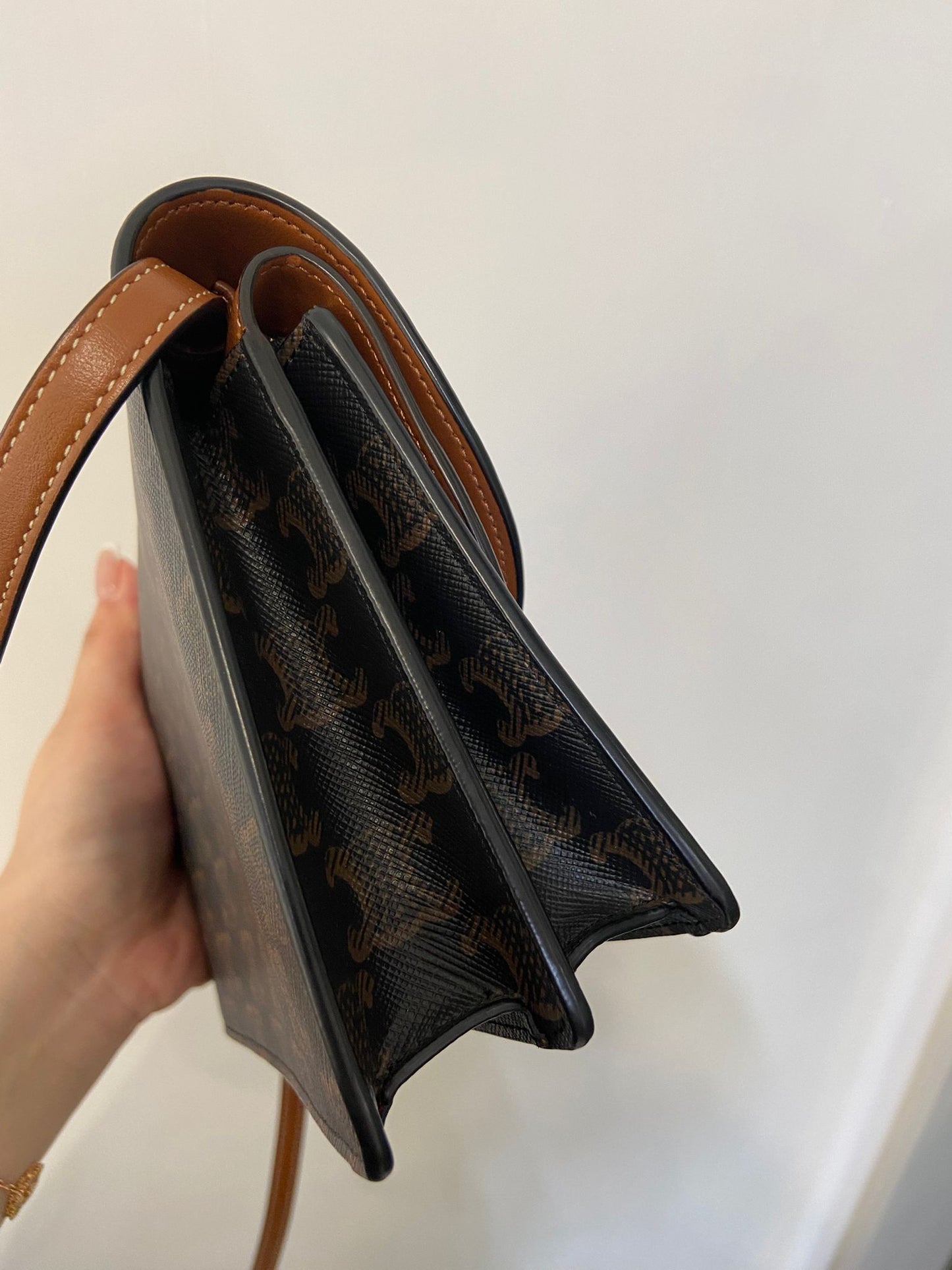 Celine wallet on strap 斜孭袋