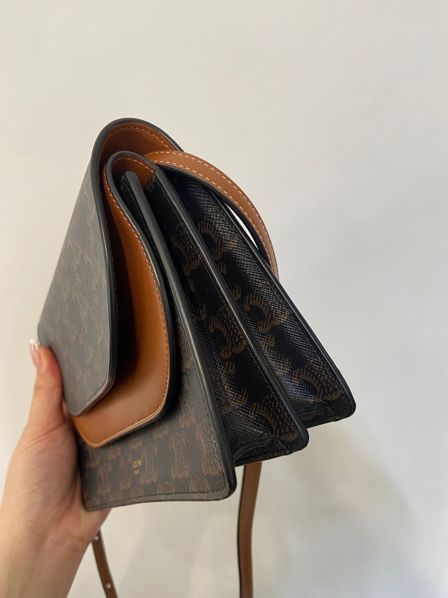 Celine wallet on strap 斜孭袋